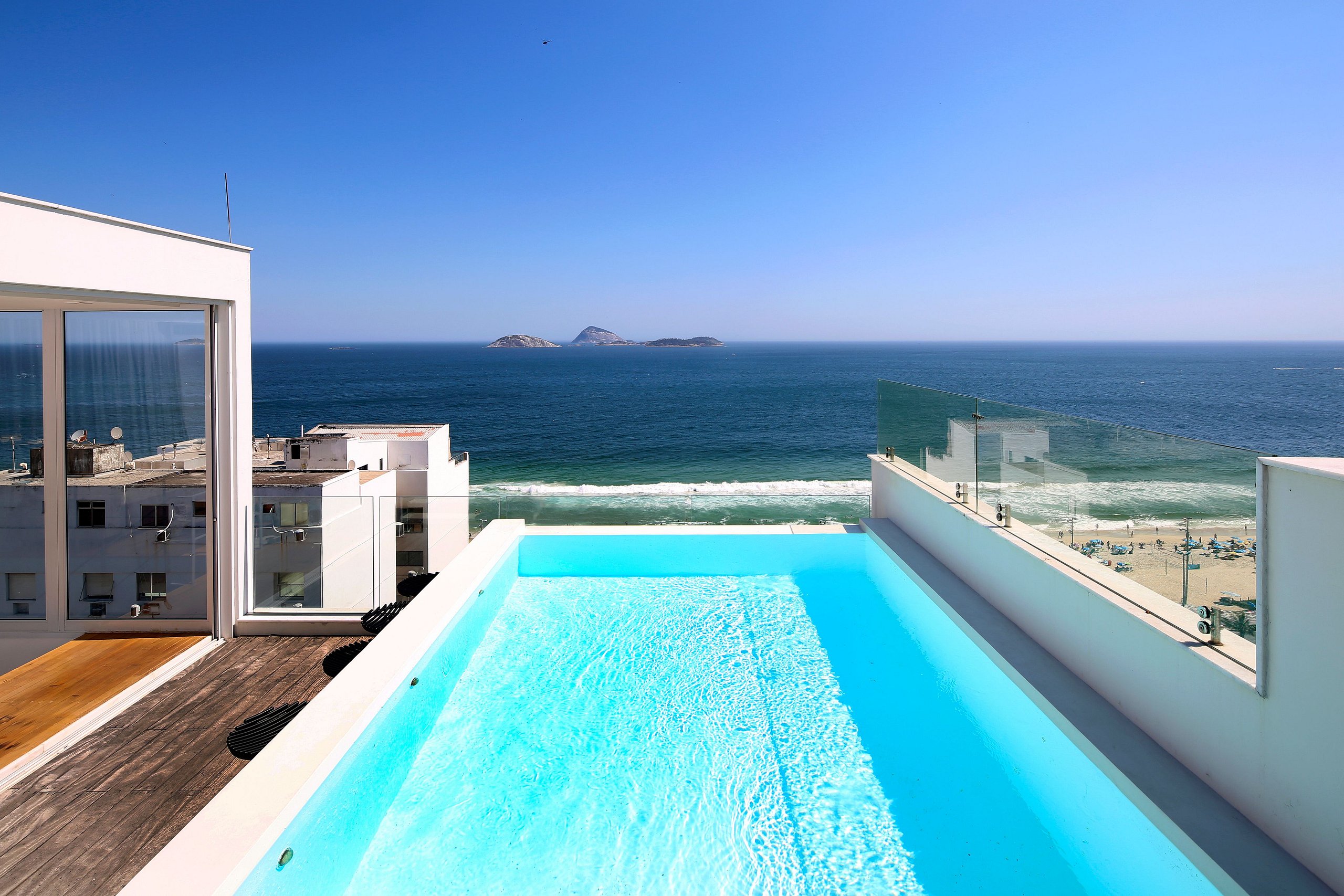 Property Image 1 - Modern Bright Penthouse with Amazing Pool