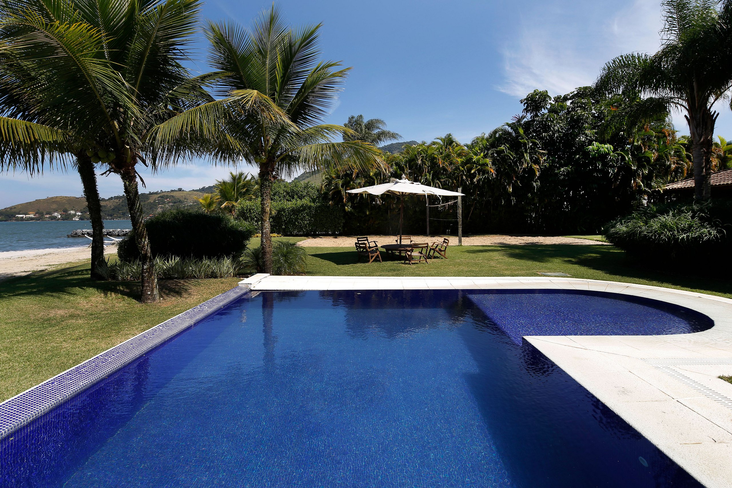 Property Image 1 - Large villa with tennis court and Jacuzzi in Angra does Reis