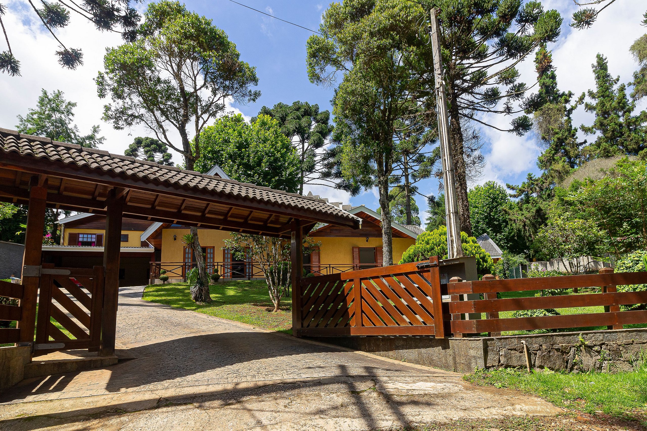 Property Image 1 - Casa Belvedere - Tranquility and contact with nature in Campos do Jordão