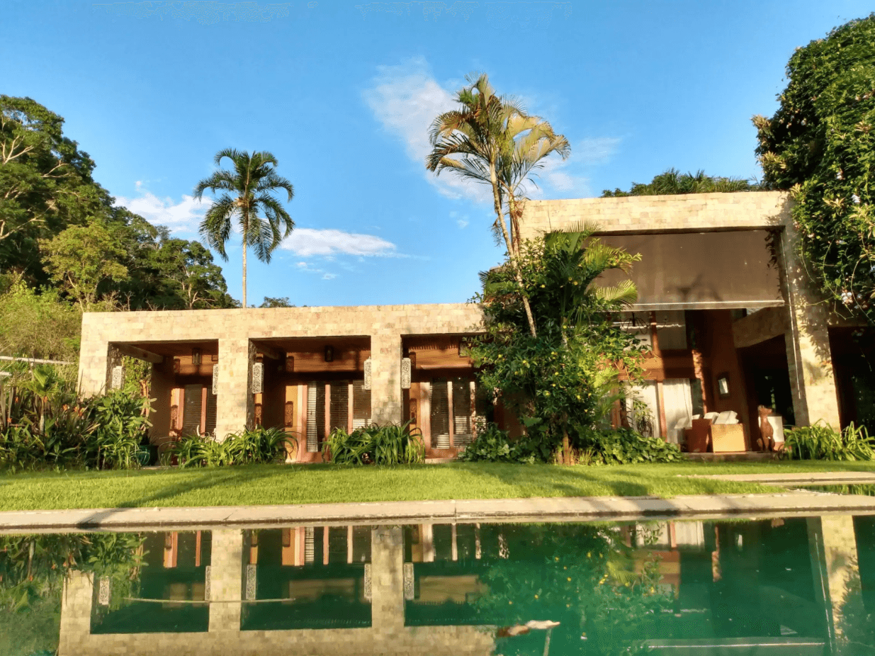 Property Image 1 - Impressive Serene House with Stunning Infinity Pool