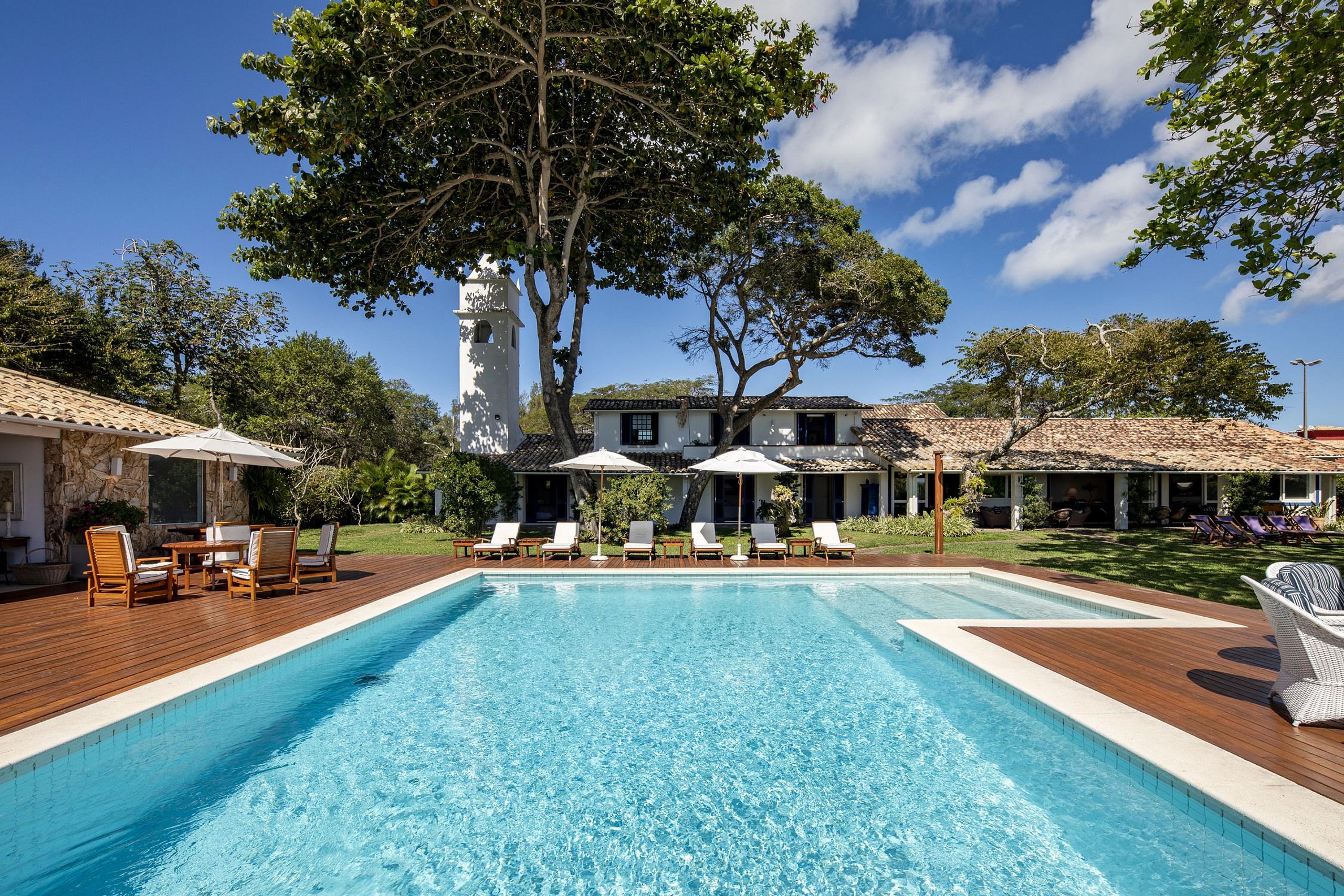 Property Image 1 - Spacious twelve bedroom villas in the charming Brazilian beach town of Buzios