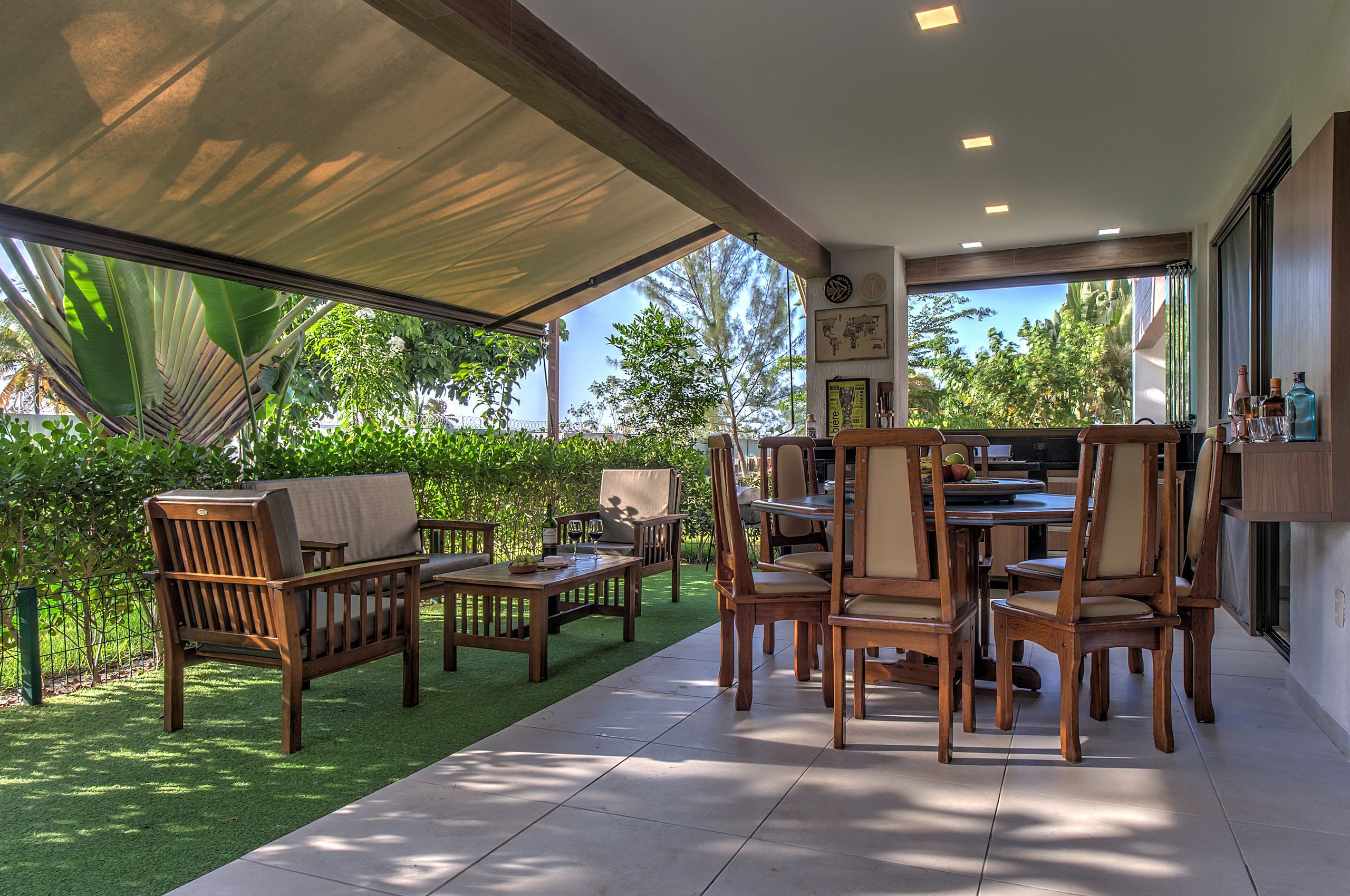 Property Image 2 - Captivating Tropical Apartment with Al fresco Dining