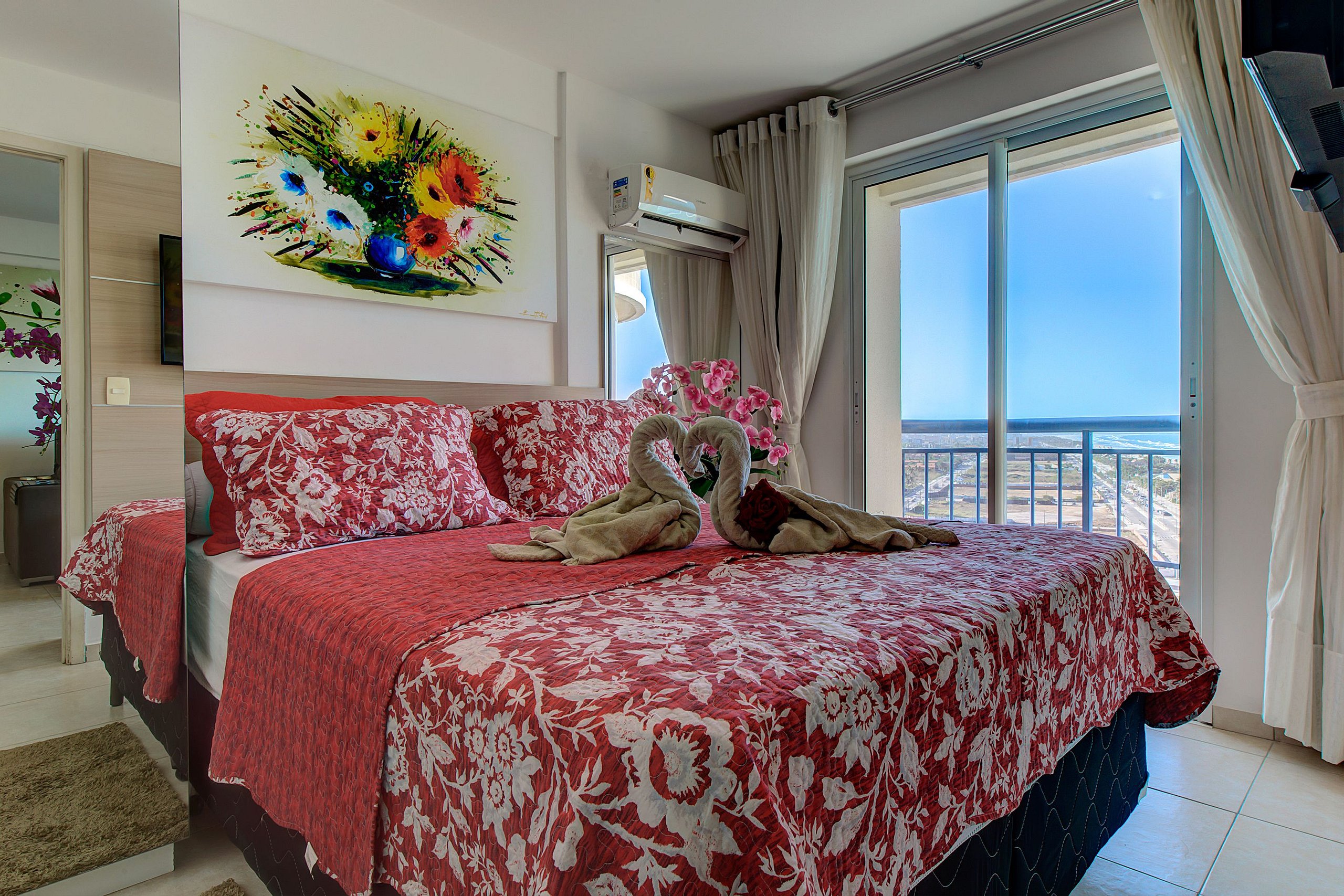 Property Image 1 - Delightful Sea View Apartment with Sunny Balcony