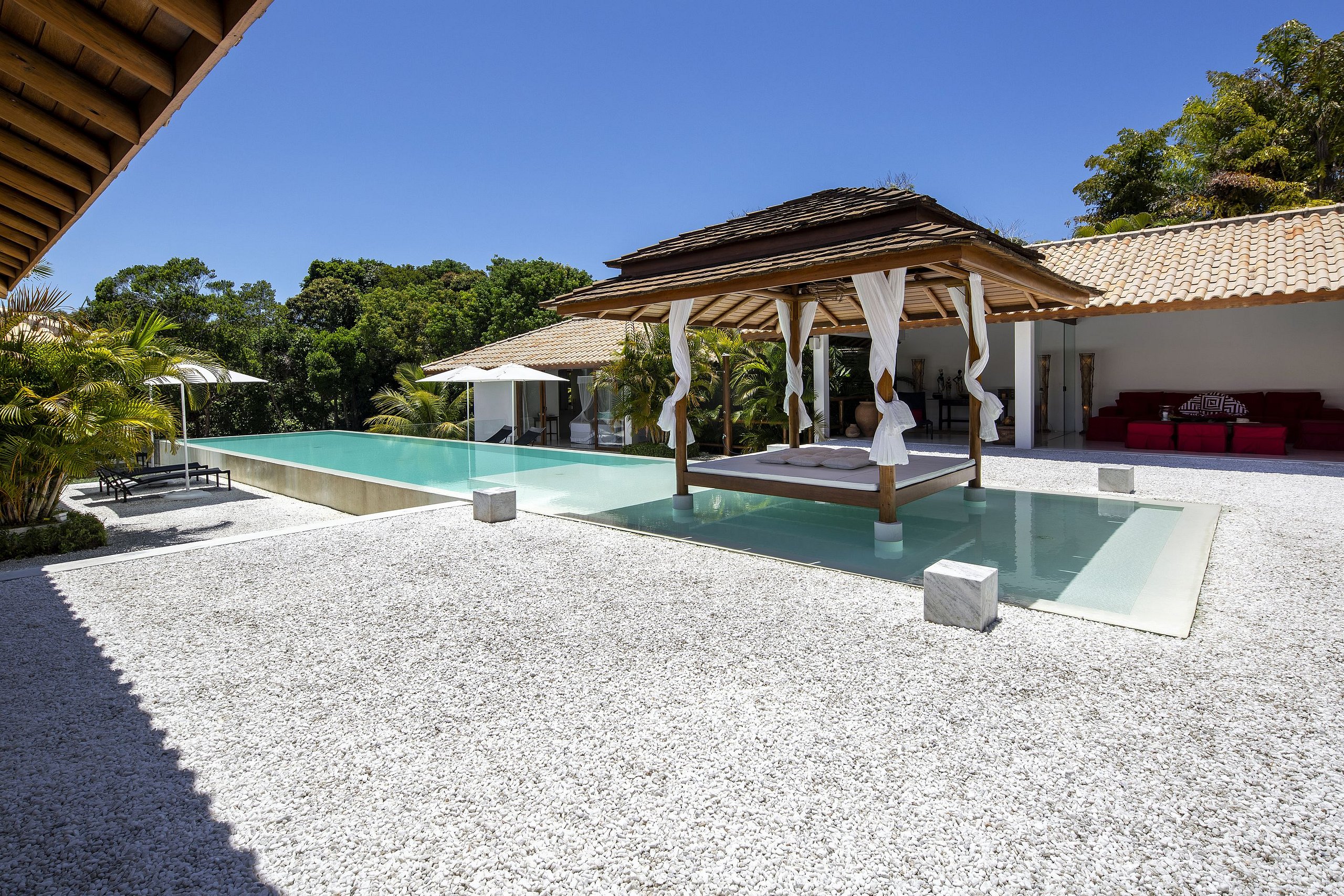Vibrant Stylish Home with Private Plunge Pool