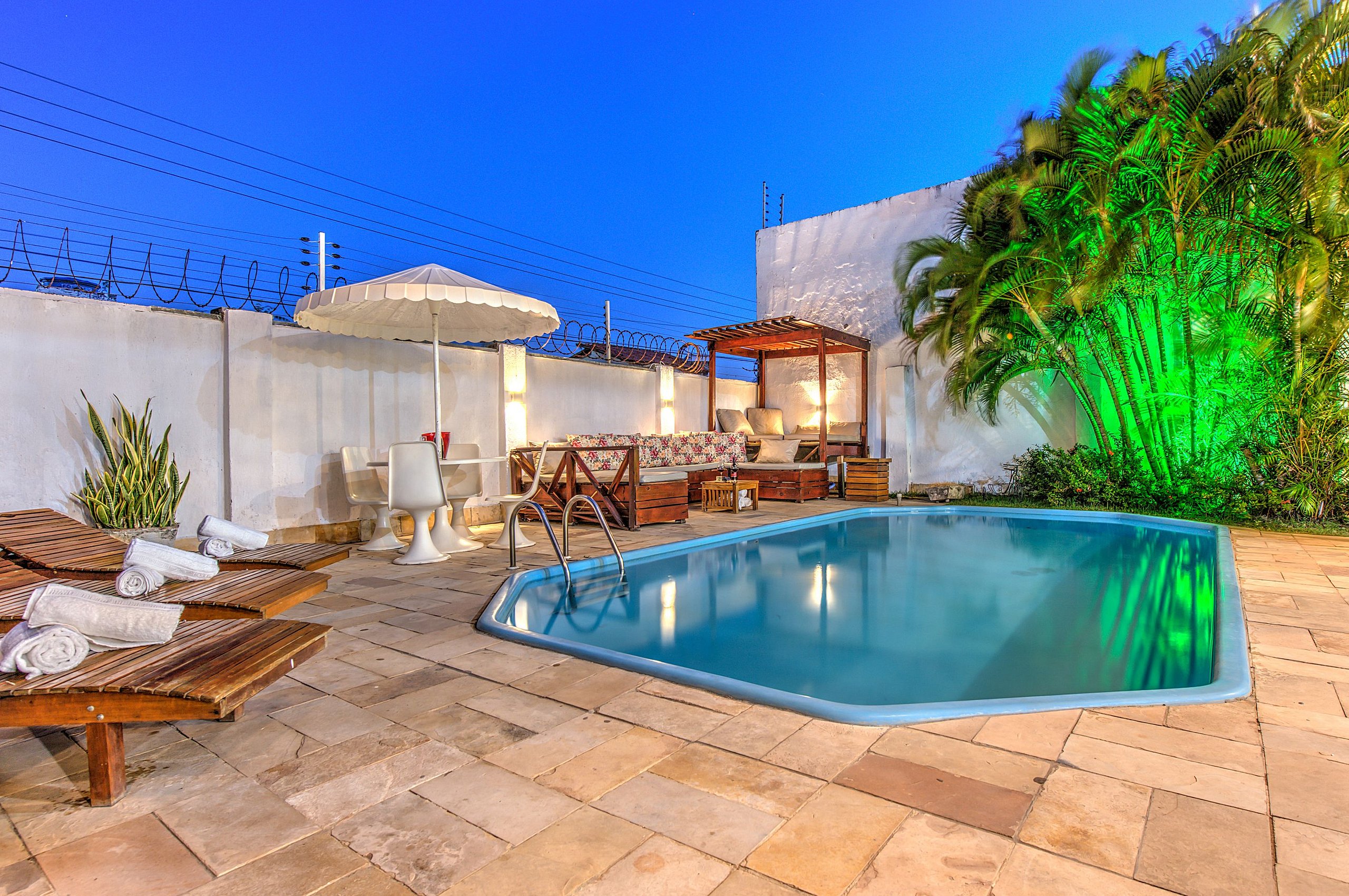 Property Image 1 - Large house with pool in Porto das Dunas