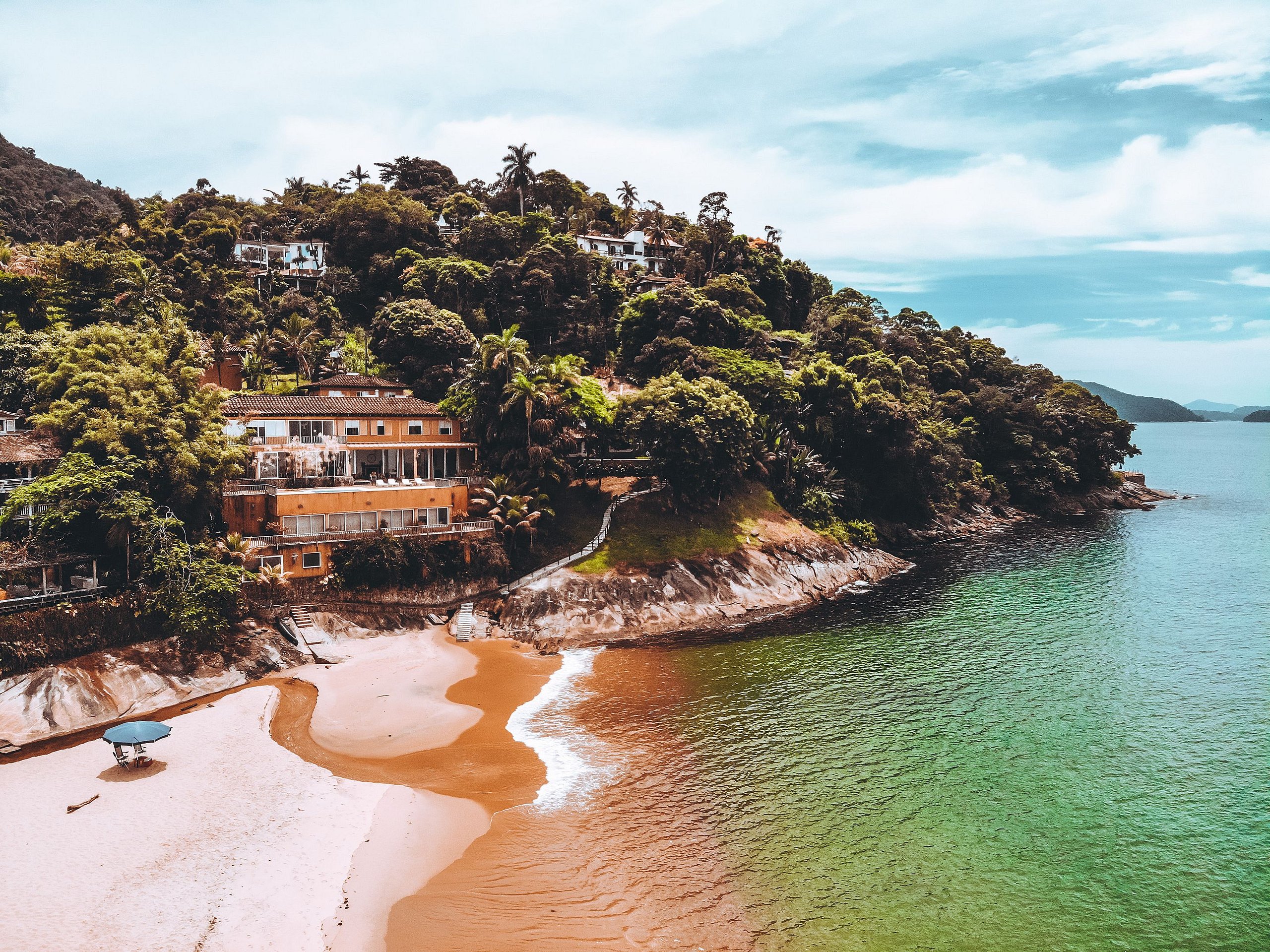 Property Image 2 - Red Beach Mansion - Luxury house on the sand in Red Beach, Angra dos Reis