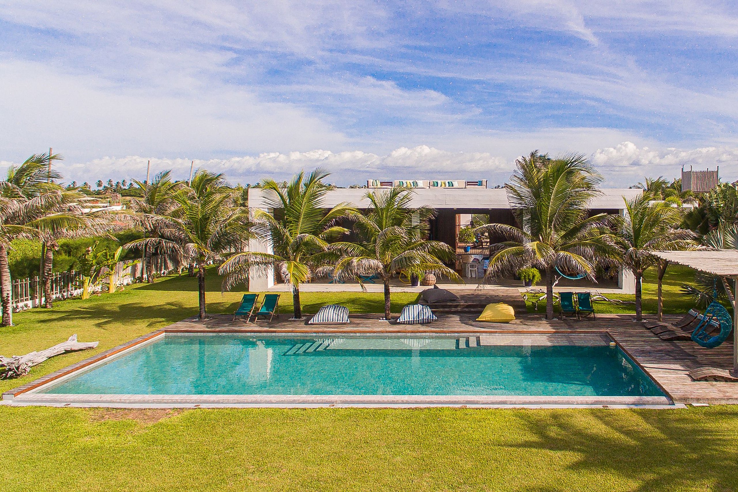 Property Image 1 - Beautiful house with six suites by the sea in Praia de Pontal de Maceió