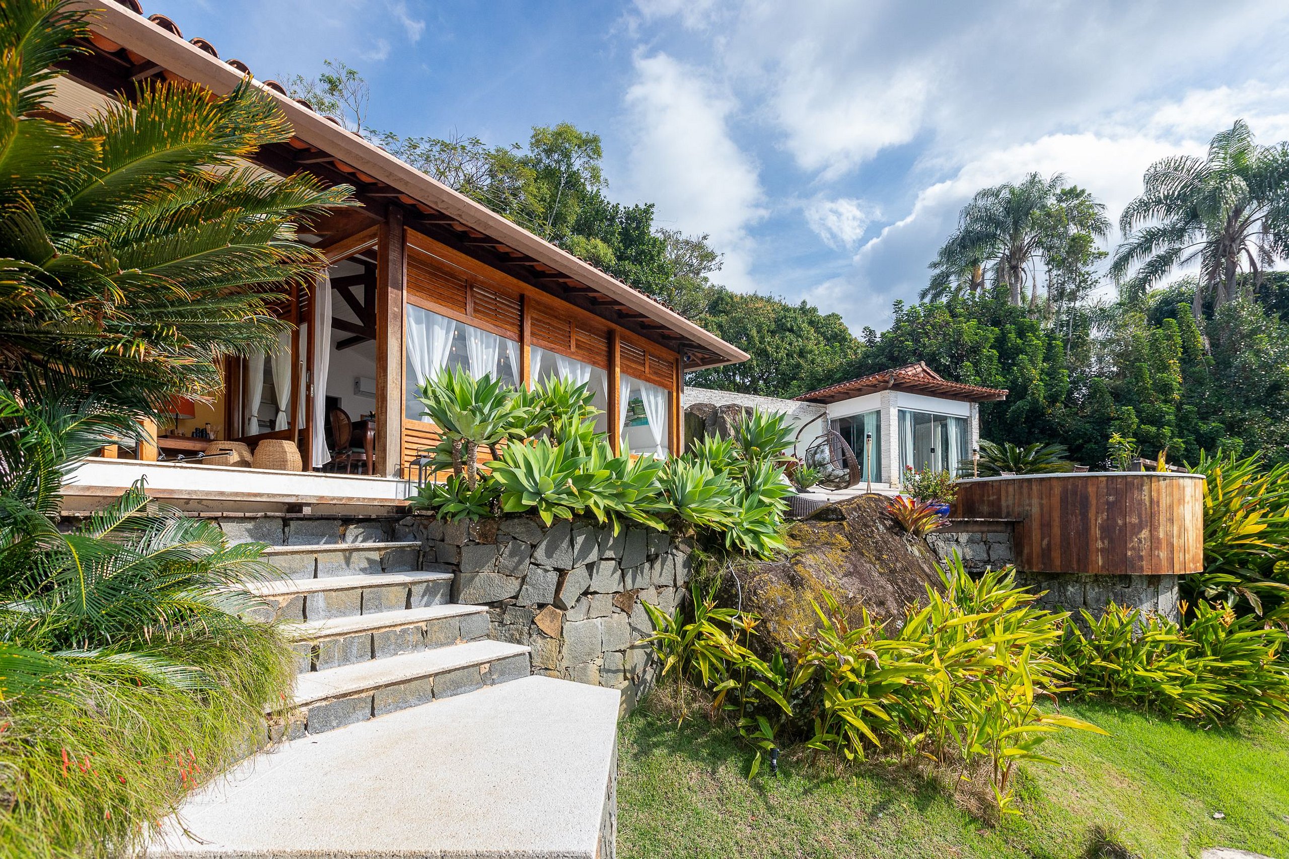 Property Image 1 - Charming 4 bedroom house on an island in Angra