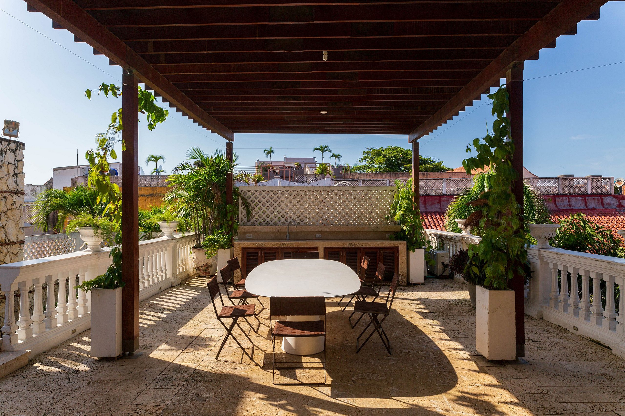 Property Image 2 - Historic villa with three large suites in Cartagena