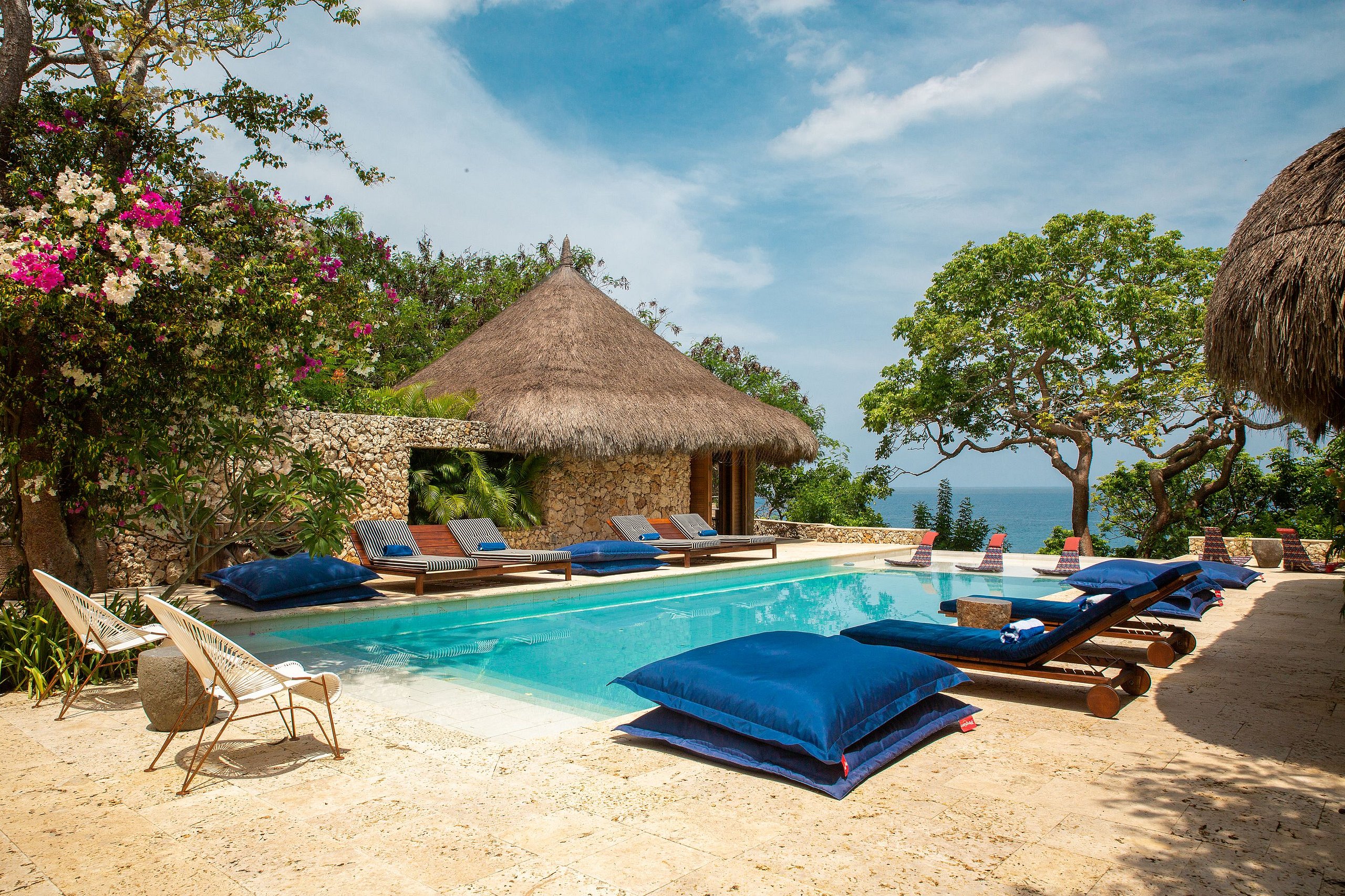 Property Image 1 - Beautiful island villa with infinity pool on Tierra Bomba Island