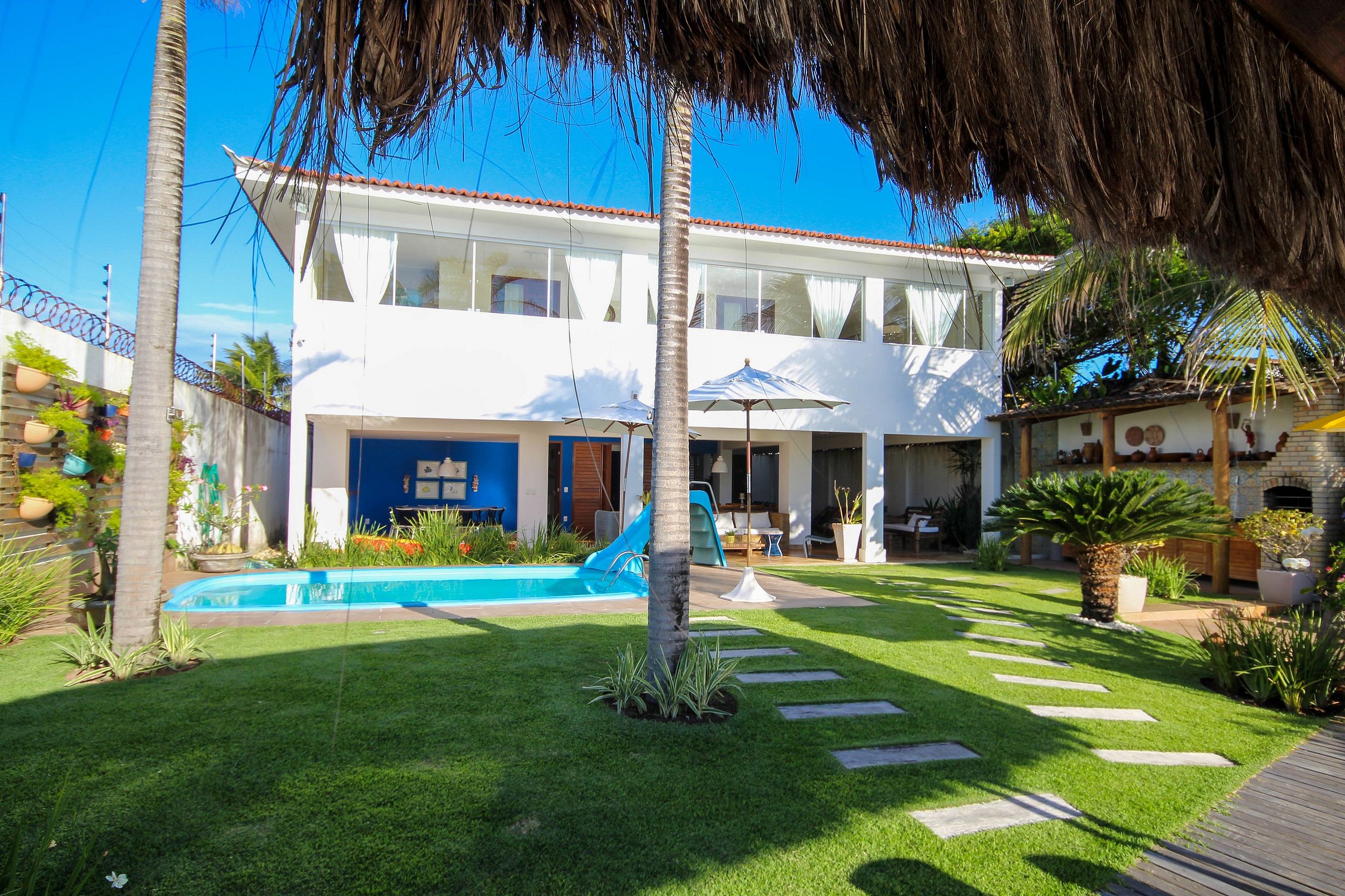 Property Image 1 - Premium Sunny House with Private Pool on Genipabu Beach
