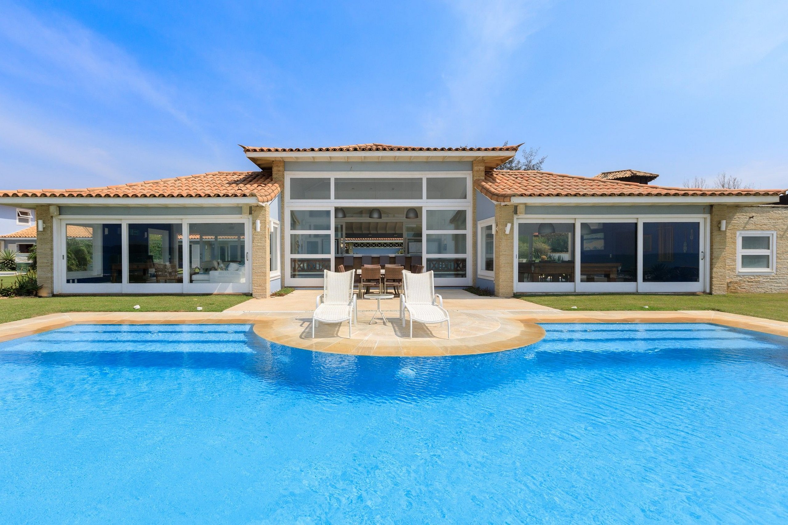 Property Image 2 - Charming Radiant Home with Panoramic Sea View and Pool