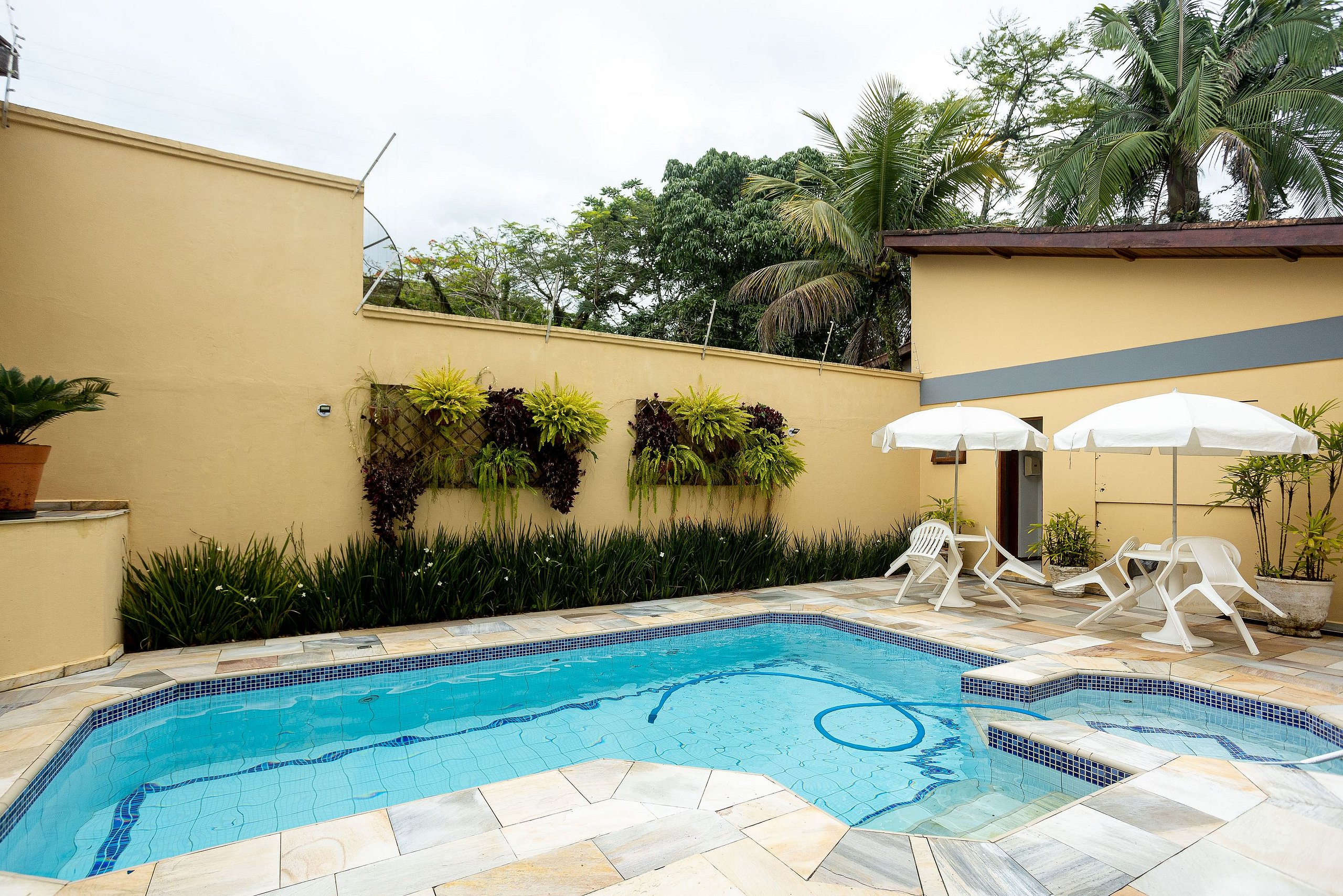 Property Image 1 - House in a gated community just 200m from Juquehy beach