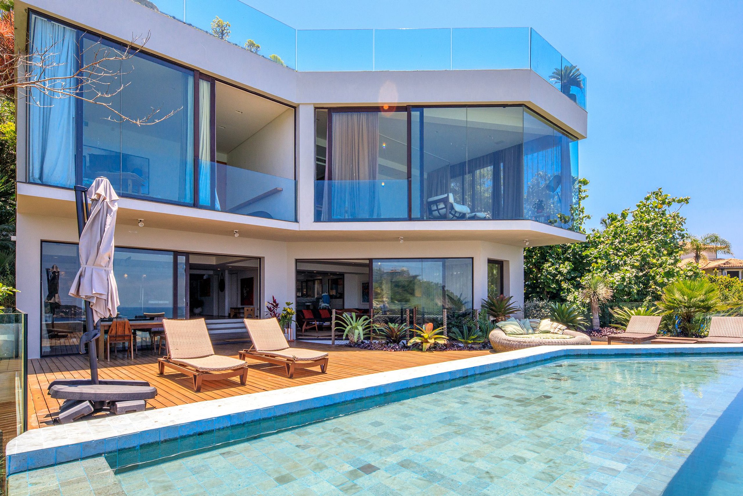 Marvellous Minimalist Design Villa with Ocean Views