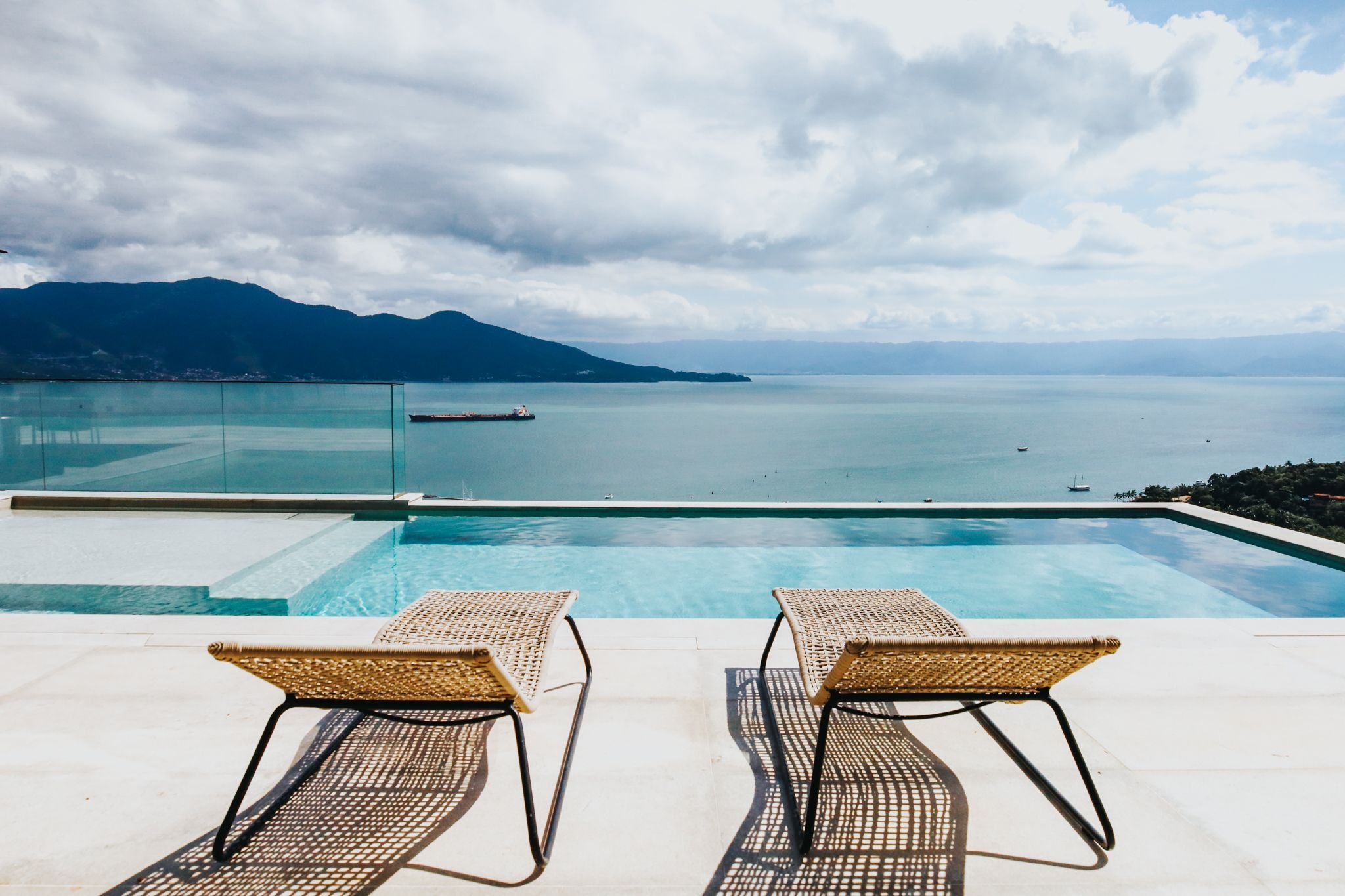 Property Image 2 - Mansion with infinity pool in Ilhabela