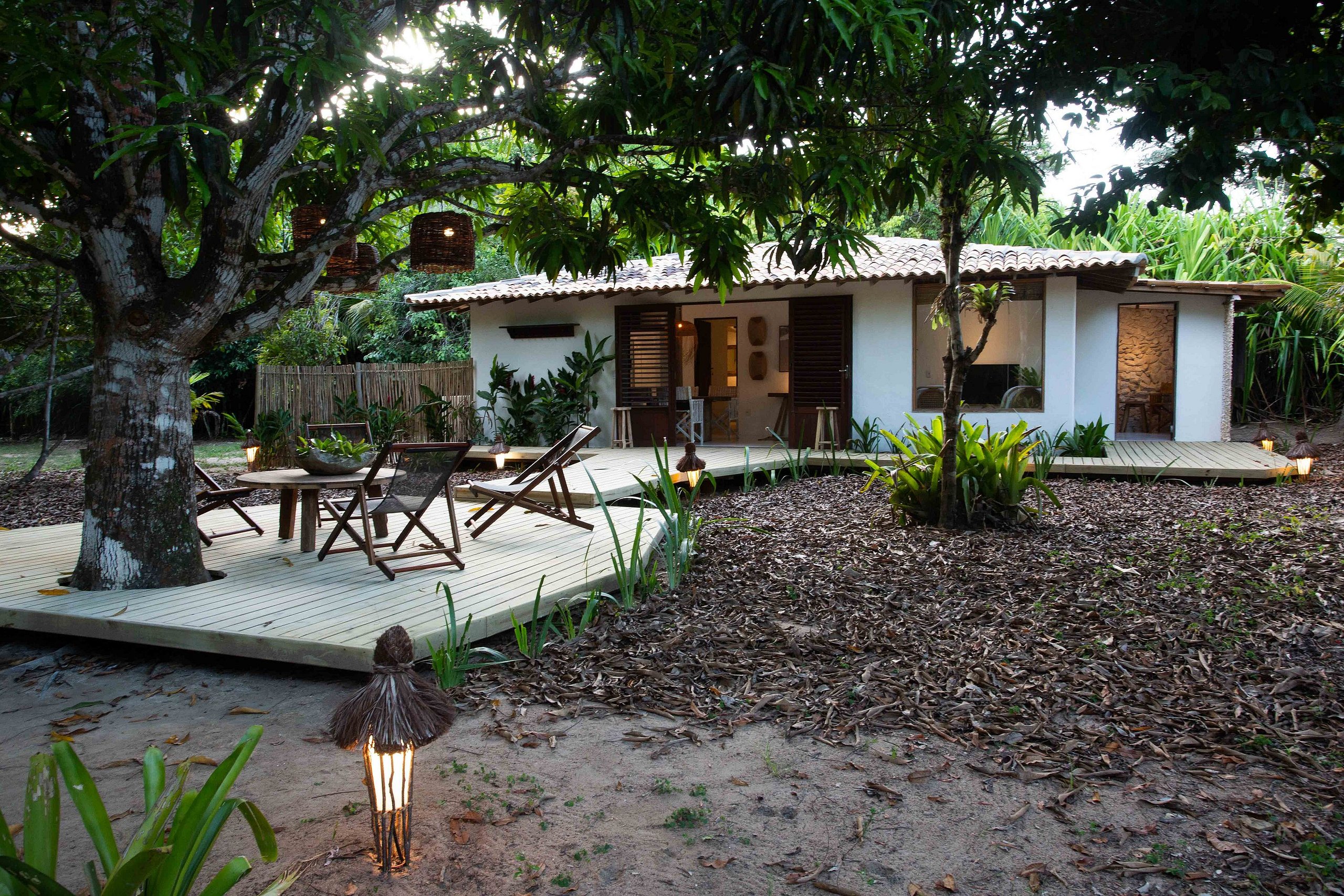 Property Image 1 - Maria do Mar Chalet - Cozy, garden with a deck just 300m from Praia do Espelho, Bahia