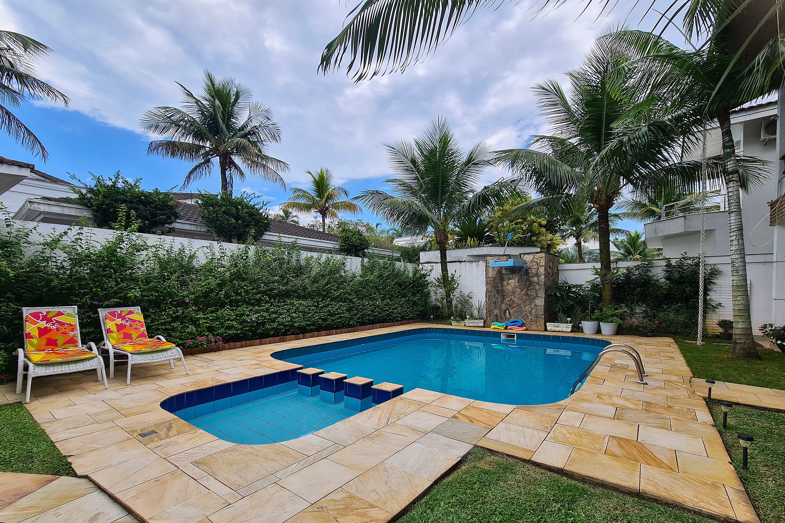 Property Image 1 - House with pool in Jardim Acapulco Condominium in Guarujá