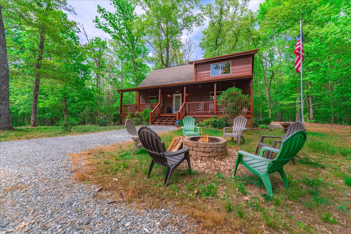 Property Image 1 - Firefly Cabin with hot tub,screened porch,fire pit