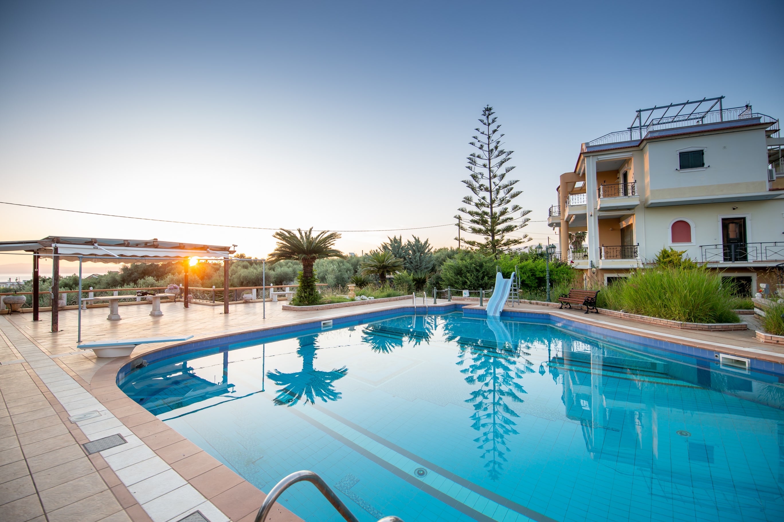Property Image 1 - Bianca Poolside Maisonette - Panoramic Golden View