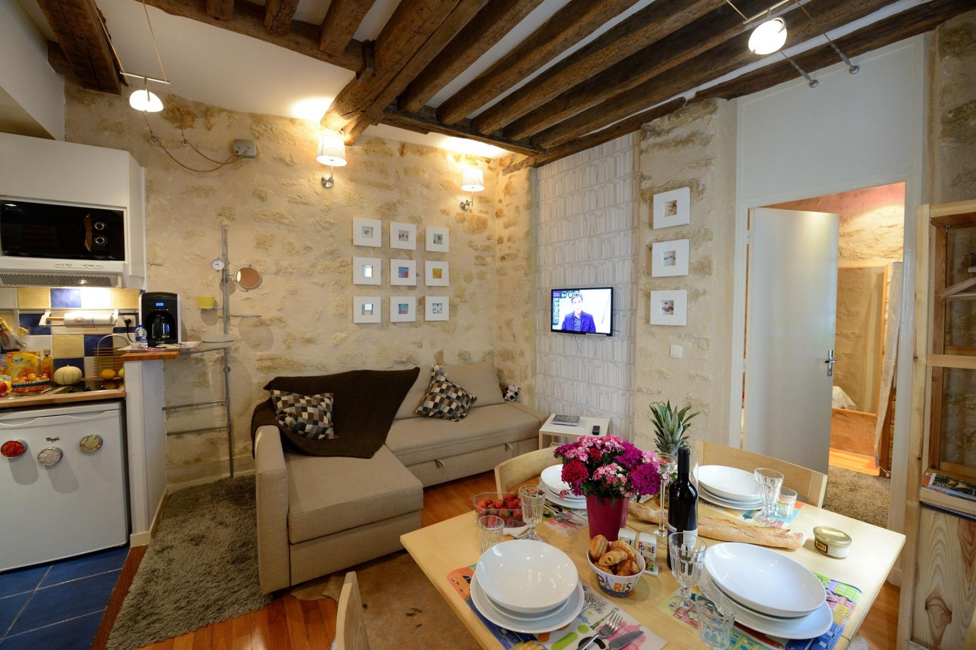 Property Image 2 - Comfy Parisian Flat near the Museums and Trendy Spots