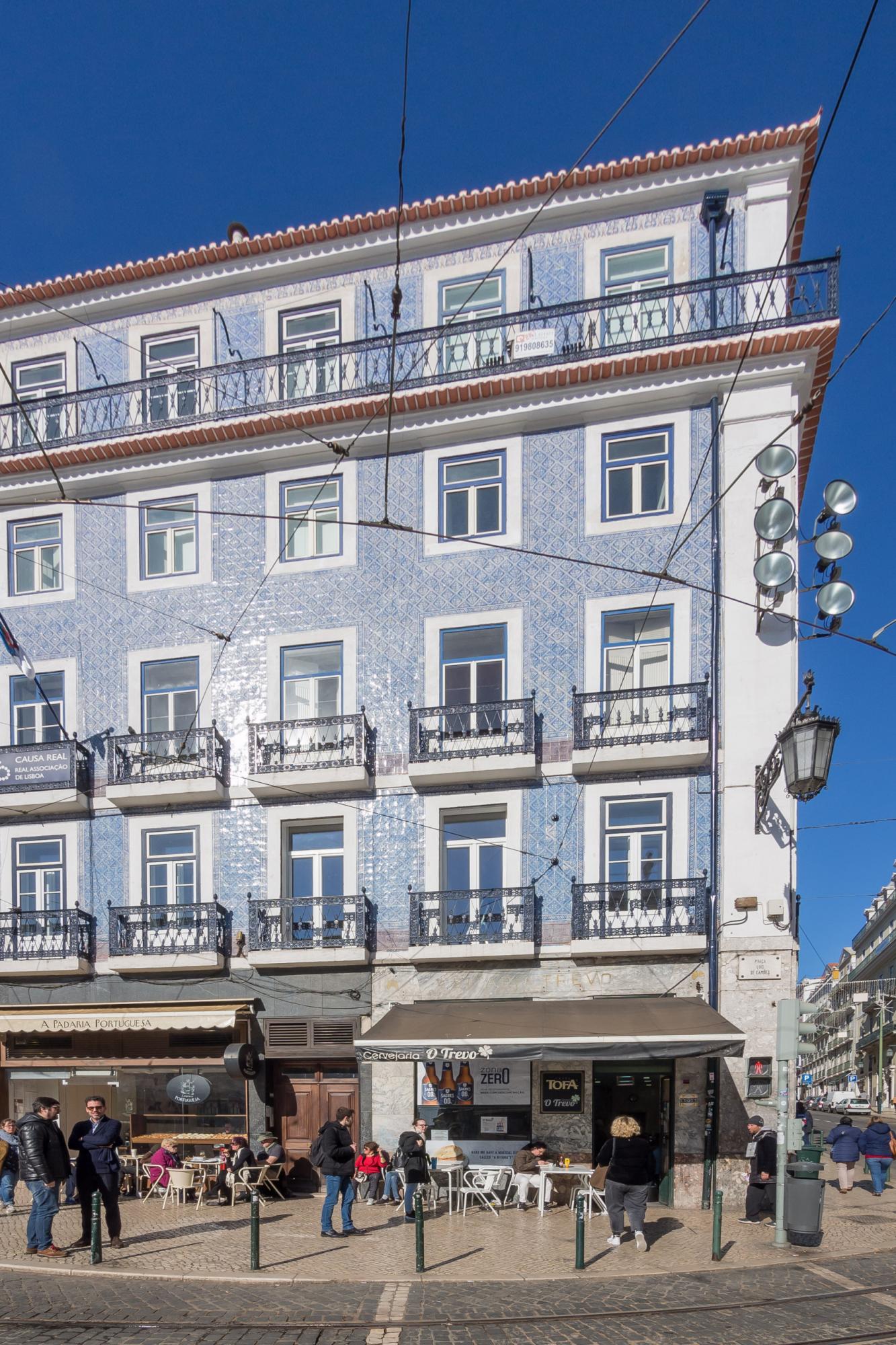 Property Image 1 - Splendid Apartment with Balcony in Historic Chiado