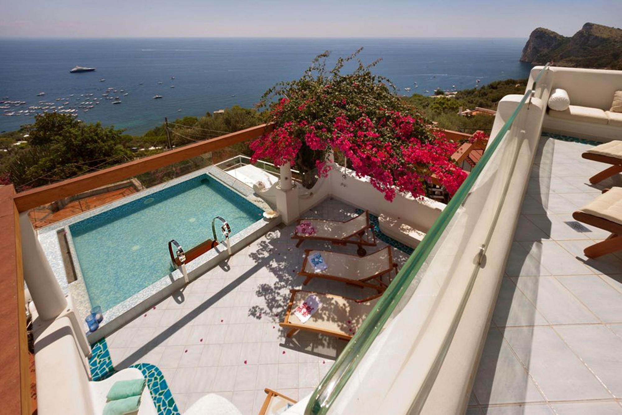 Property Image 2 - Sea View Luxurious Modern Villa with Jacuzzi Pool