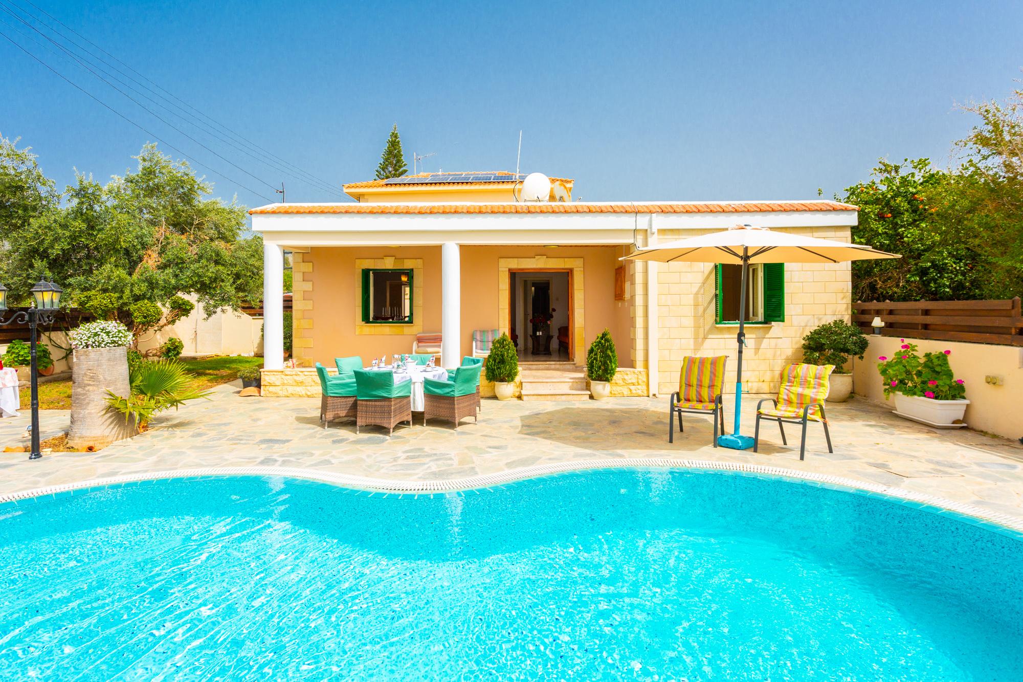 Property Image 1 - Lovely Traditional Villa with Spacious Terrace and Pool