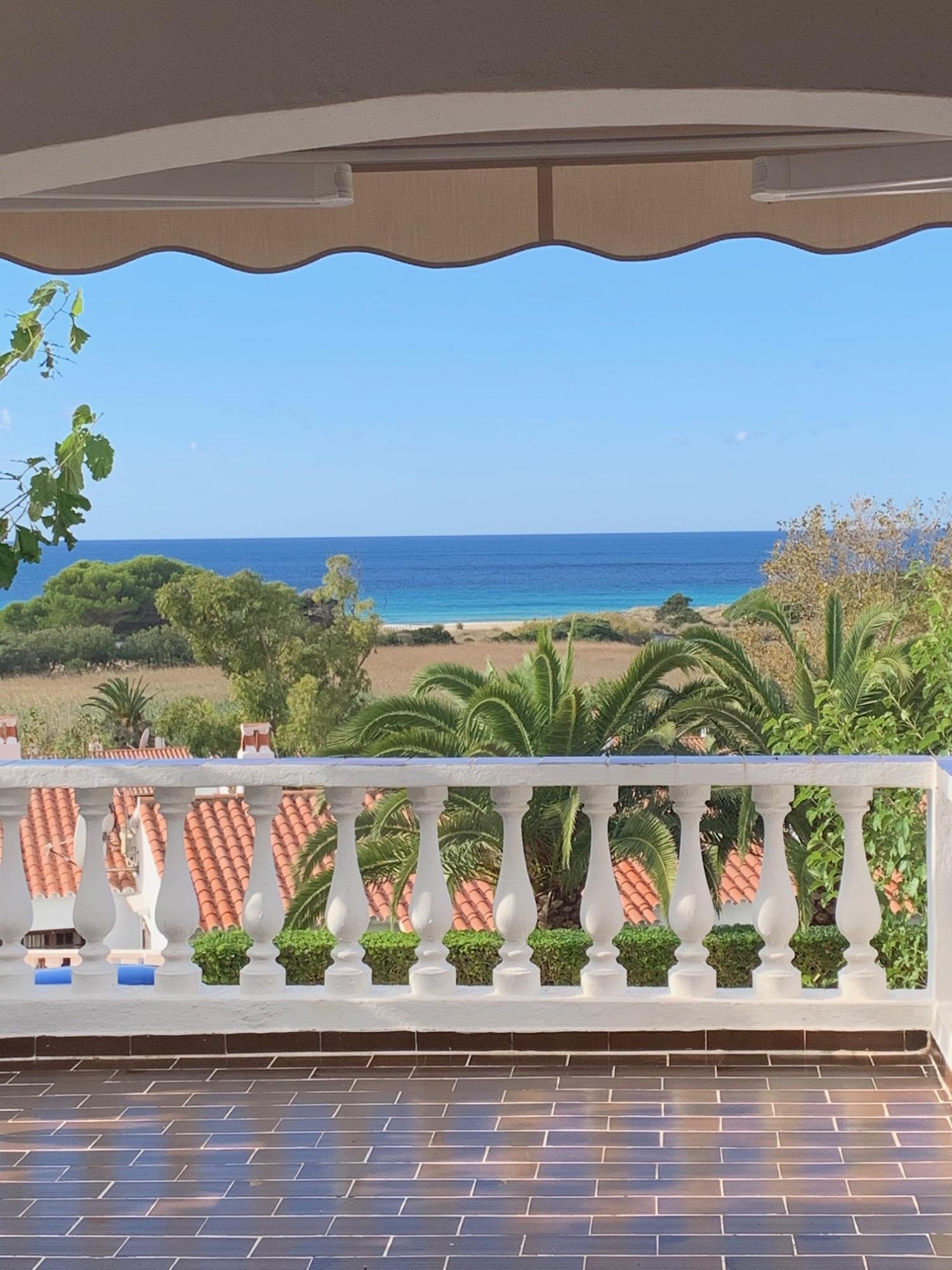 Property Image 1 - Captivating Stylish 3 Bedroom Villa with Crystalline Pool on the Beach