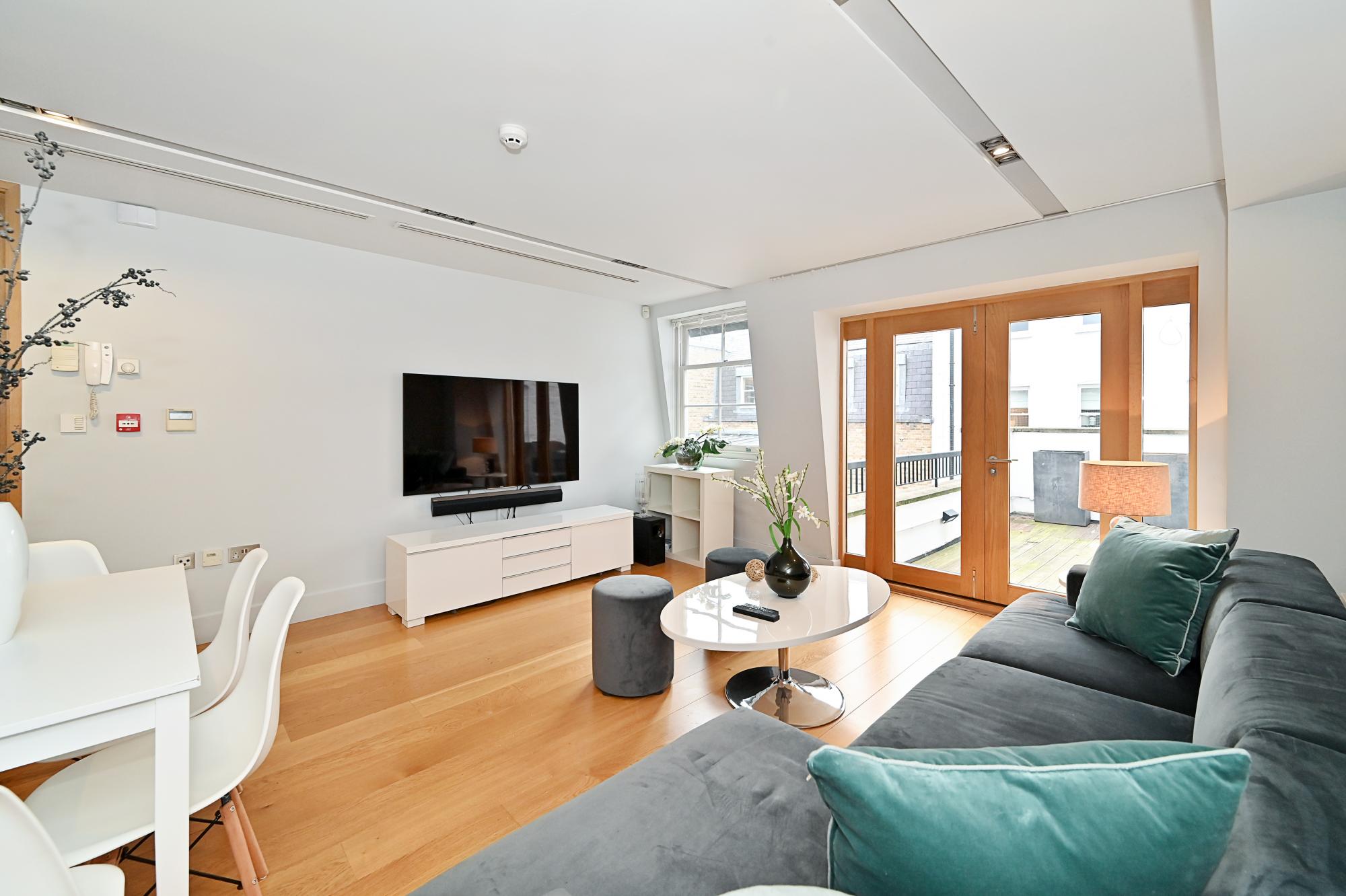 Property Image 1 - Attractive Bright Apartment with Stunning Roof Terrace