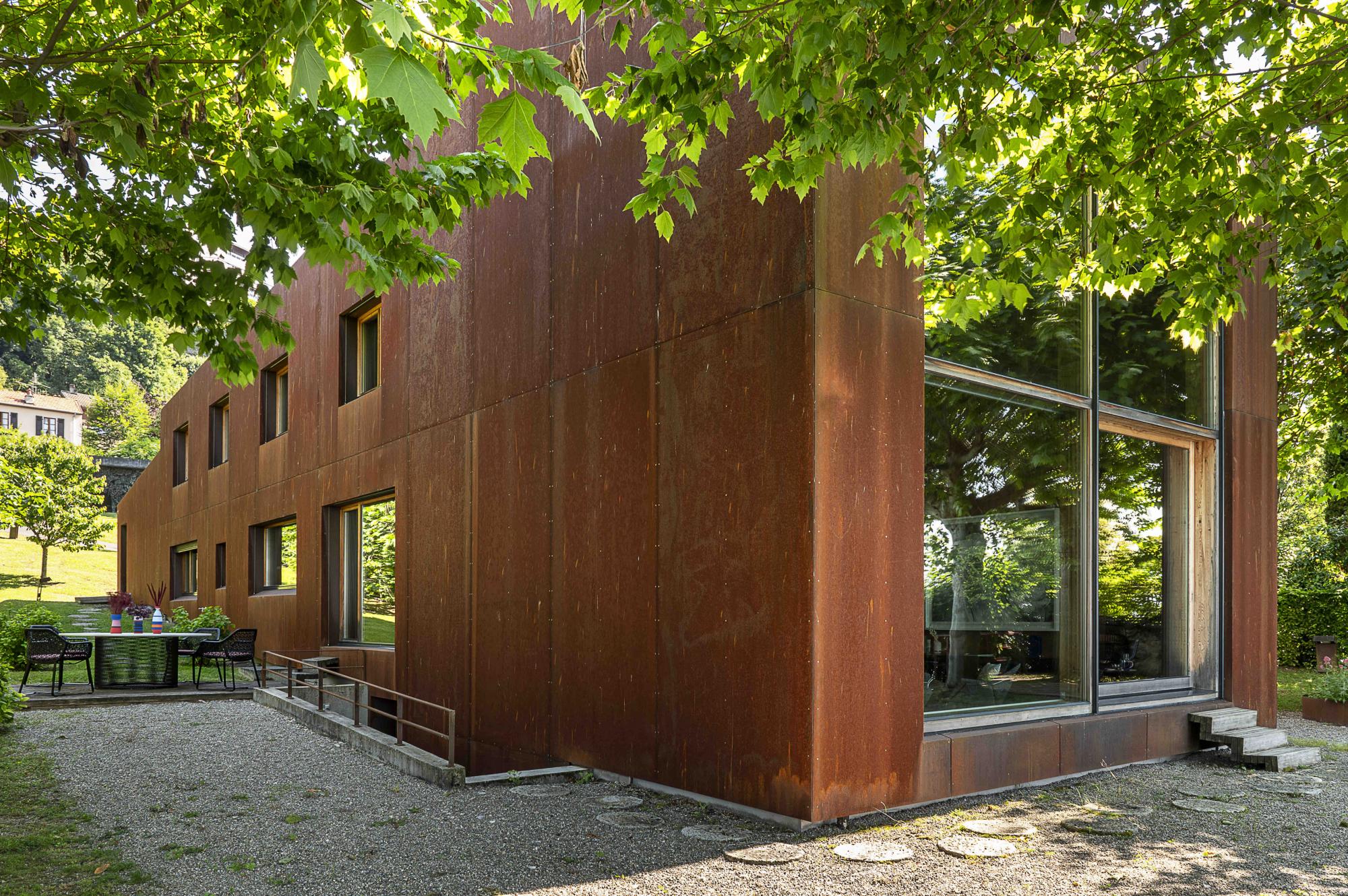 Property Image 2 - Architectural Wonder on the Shores of Lake Geneva