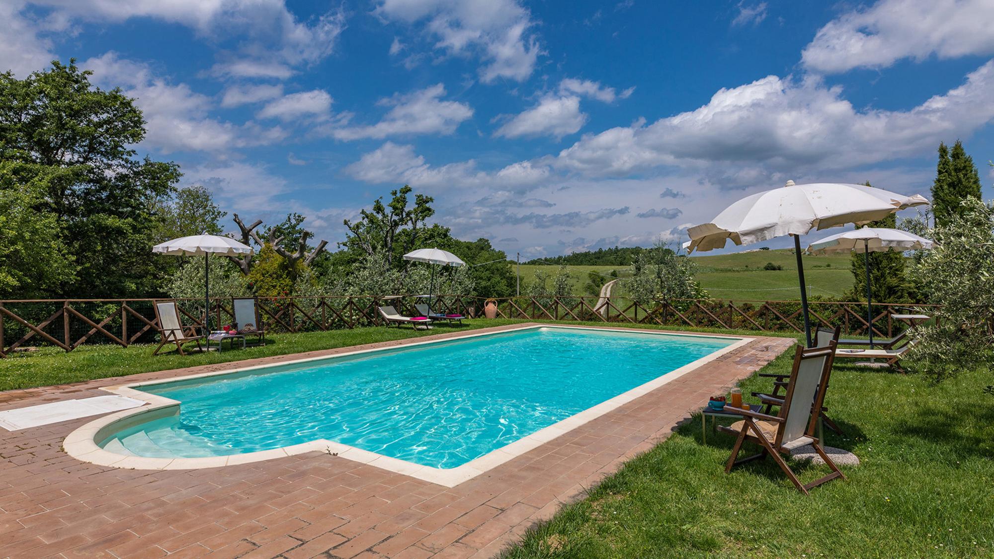 Property Image 1 - Exclusive Tuscan Farmhouse with Parking and Jacuzzi