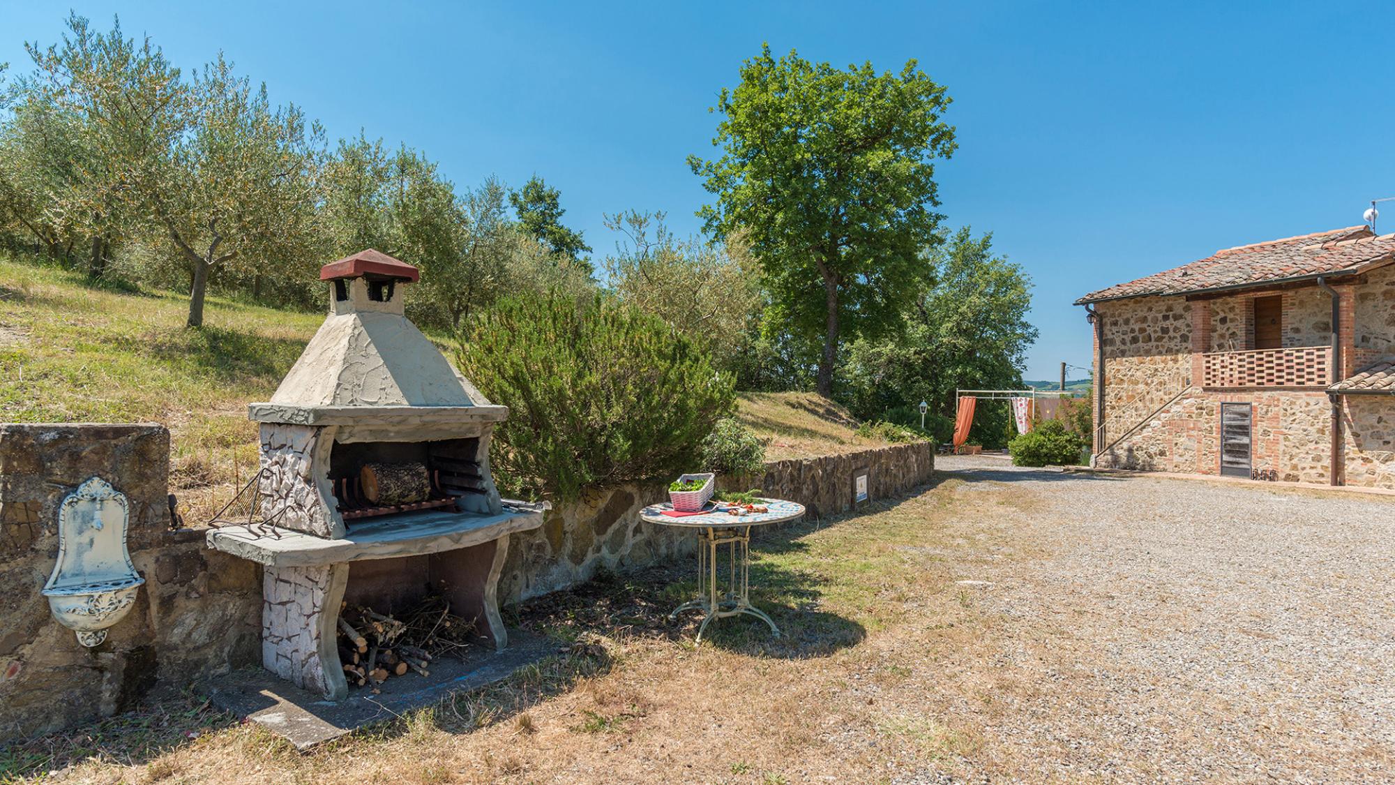 Property Image 1 - Warm Tuscan Villa with Wooden Panoramic Veranda