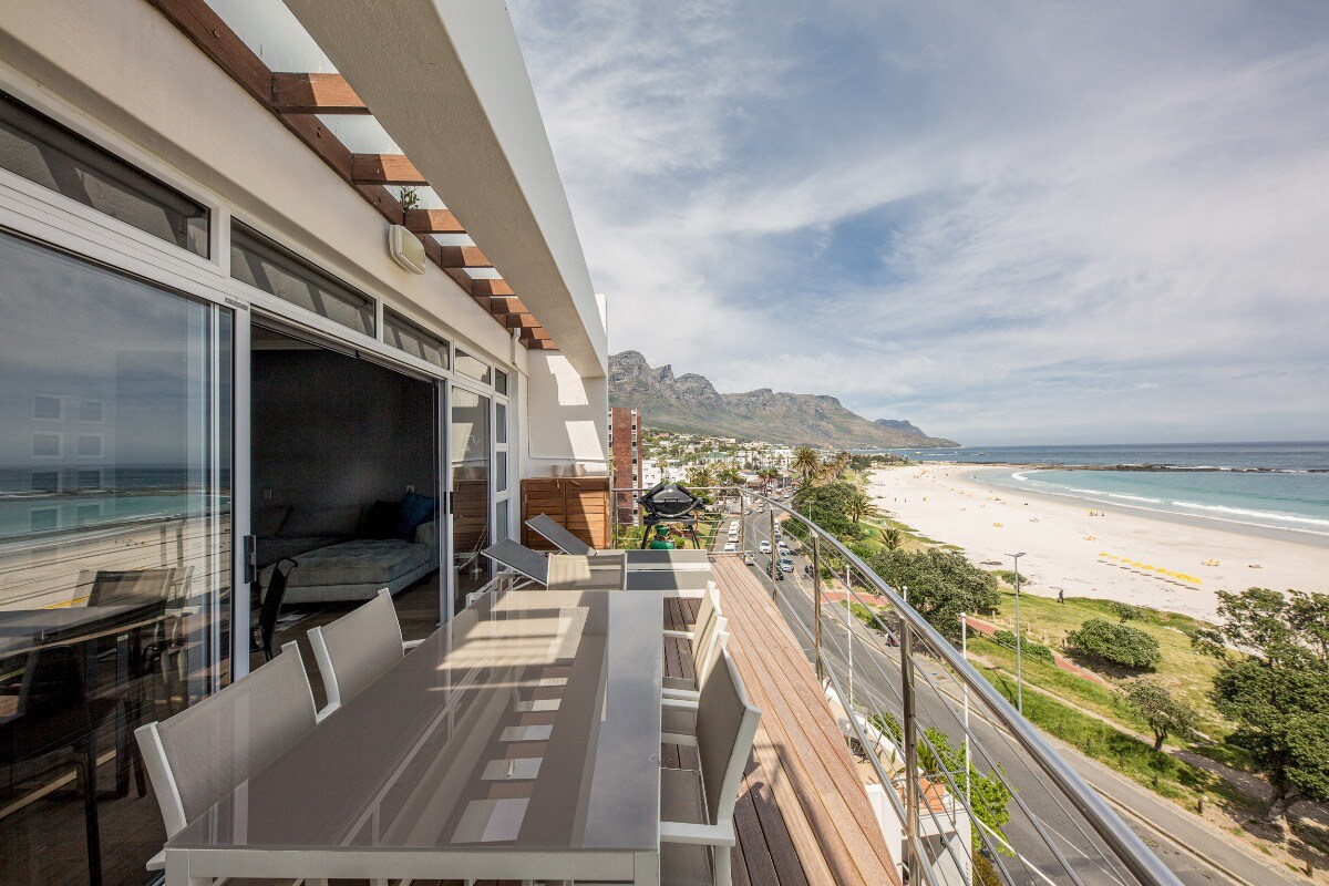 Property Image 1 - Holiday Apartment Opposite Camps Bay Beach with Amazing Views (SF Sunset)