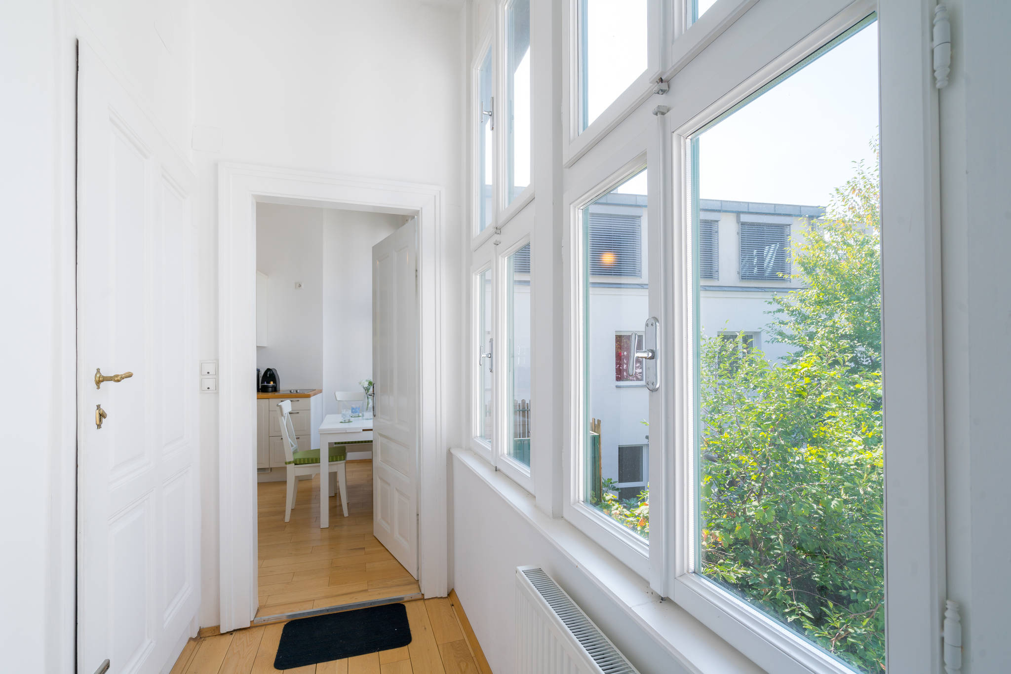 Property Image 2 - Bright apartment with views over green inner courtyard, close to the metro in Vienna