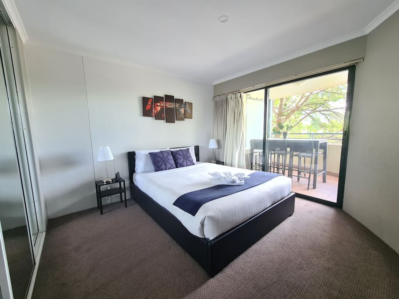 Property Image 1 - Large One Bedroom Apartment near Canberra Centre