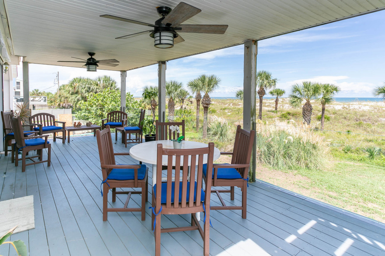 Property Image 2 - Sea Glass Cottage: An Oceanfront Experience