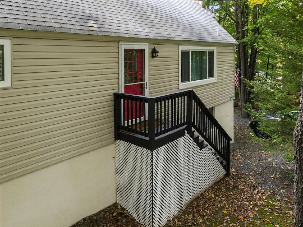 New! Perfect Poconos Home with Firepit