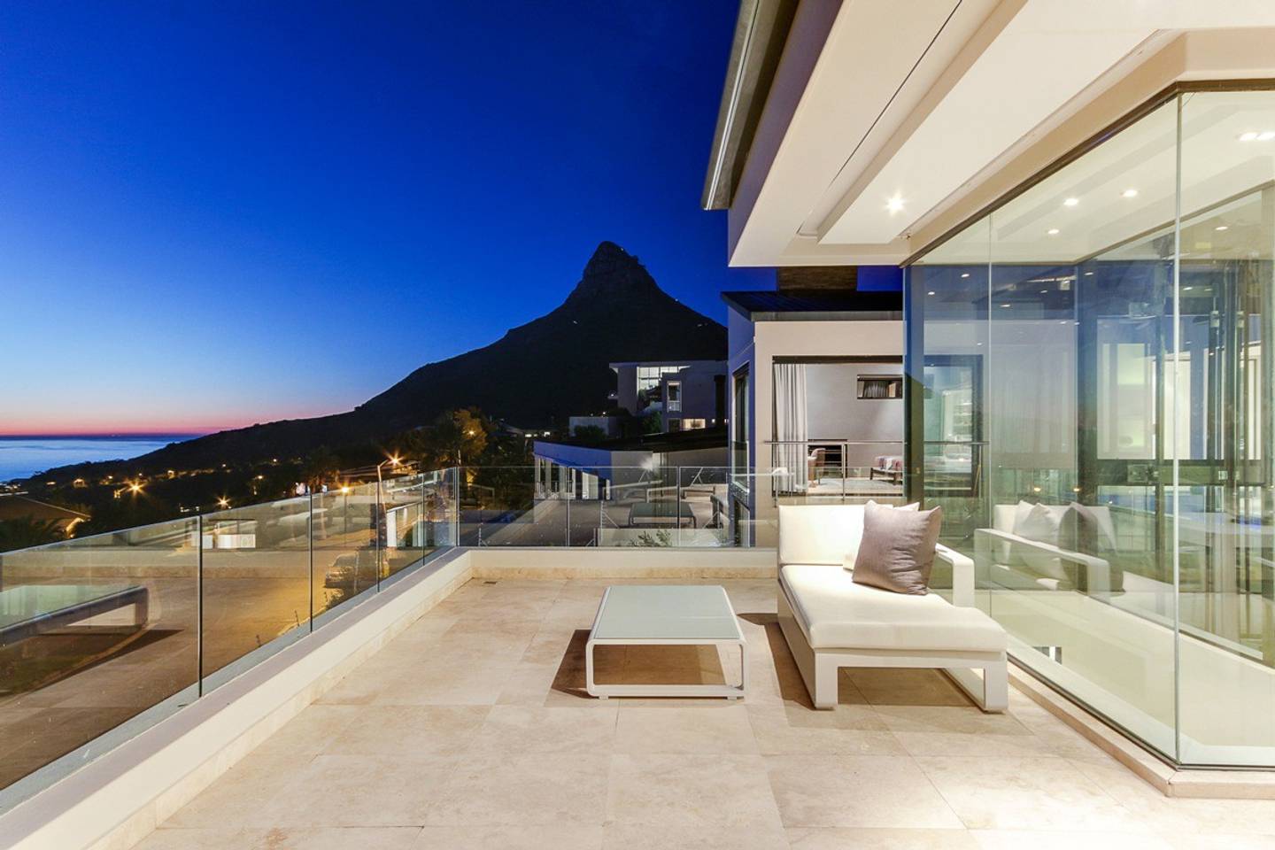 Property Image 1 - Spectacular Camps Bay Holiday Villa with Private Pool and Uninterrupted Views (Prima Views)