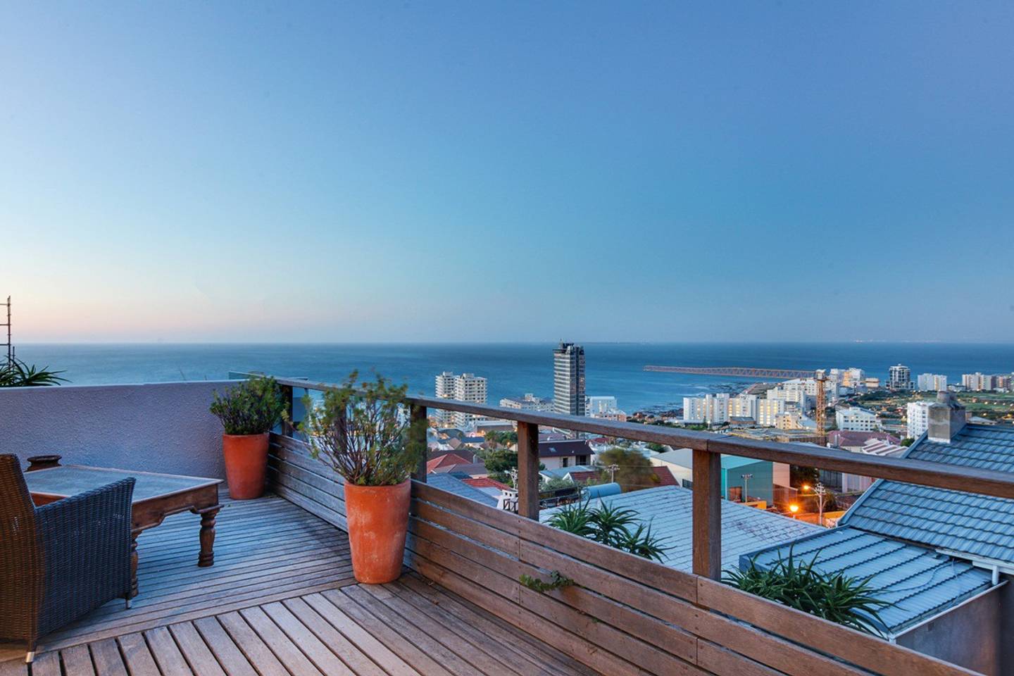 Property Image 1 - Modern Sea Point  Apartment with L-shaped Deck and Stunning Views (Rhine Stone)