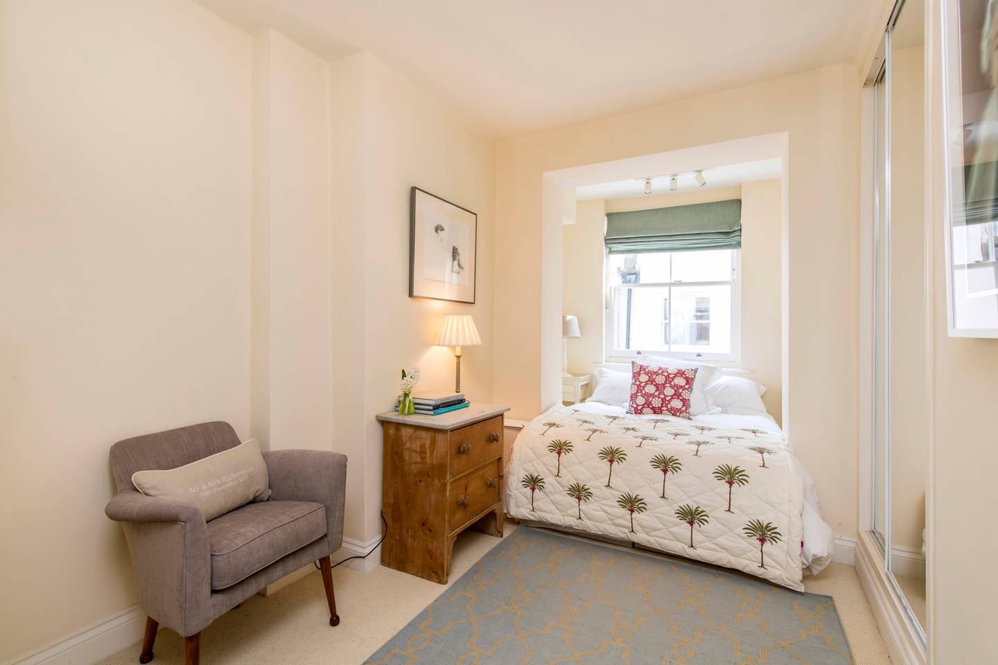 Property Image 2 - Darling, Stylish Apartment with Patio; in Notting Hill