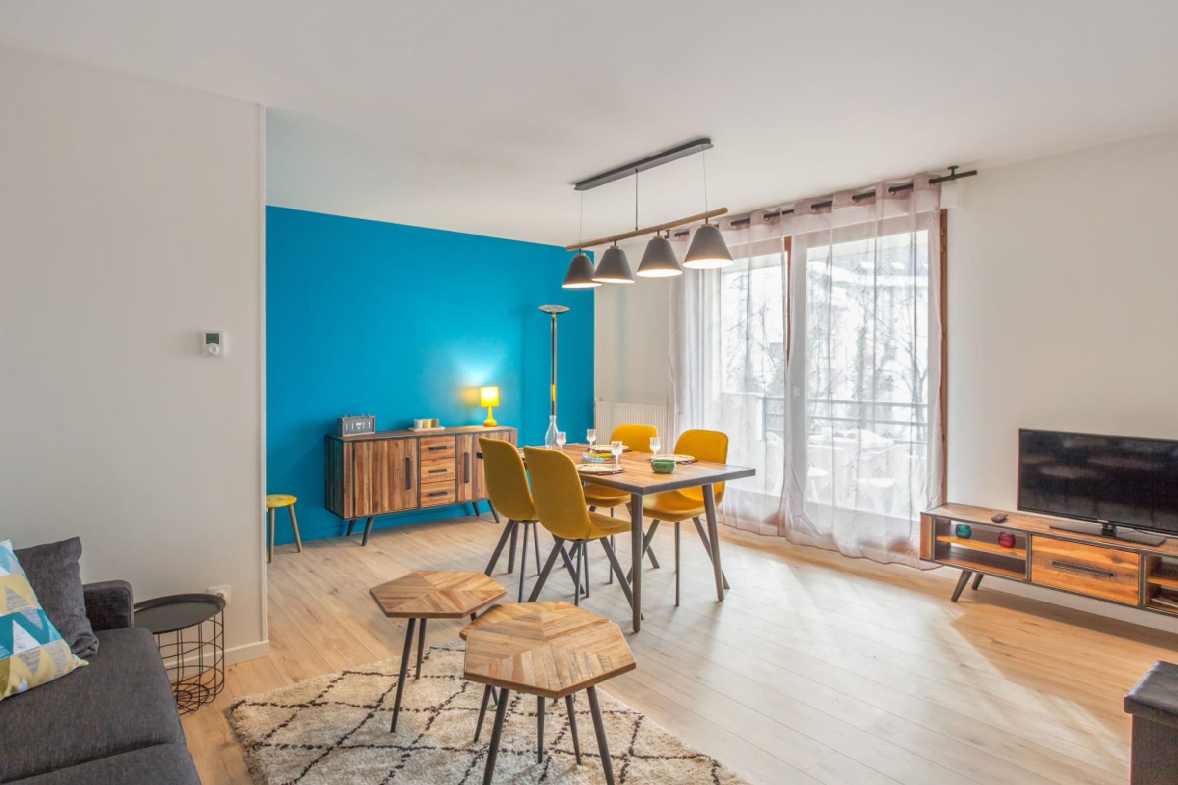 Property Image 1 - Vibrant Apartment with Large Windows near City Center