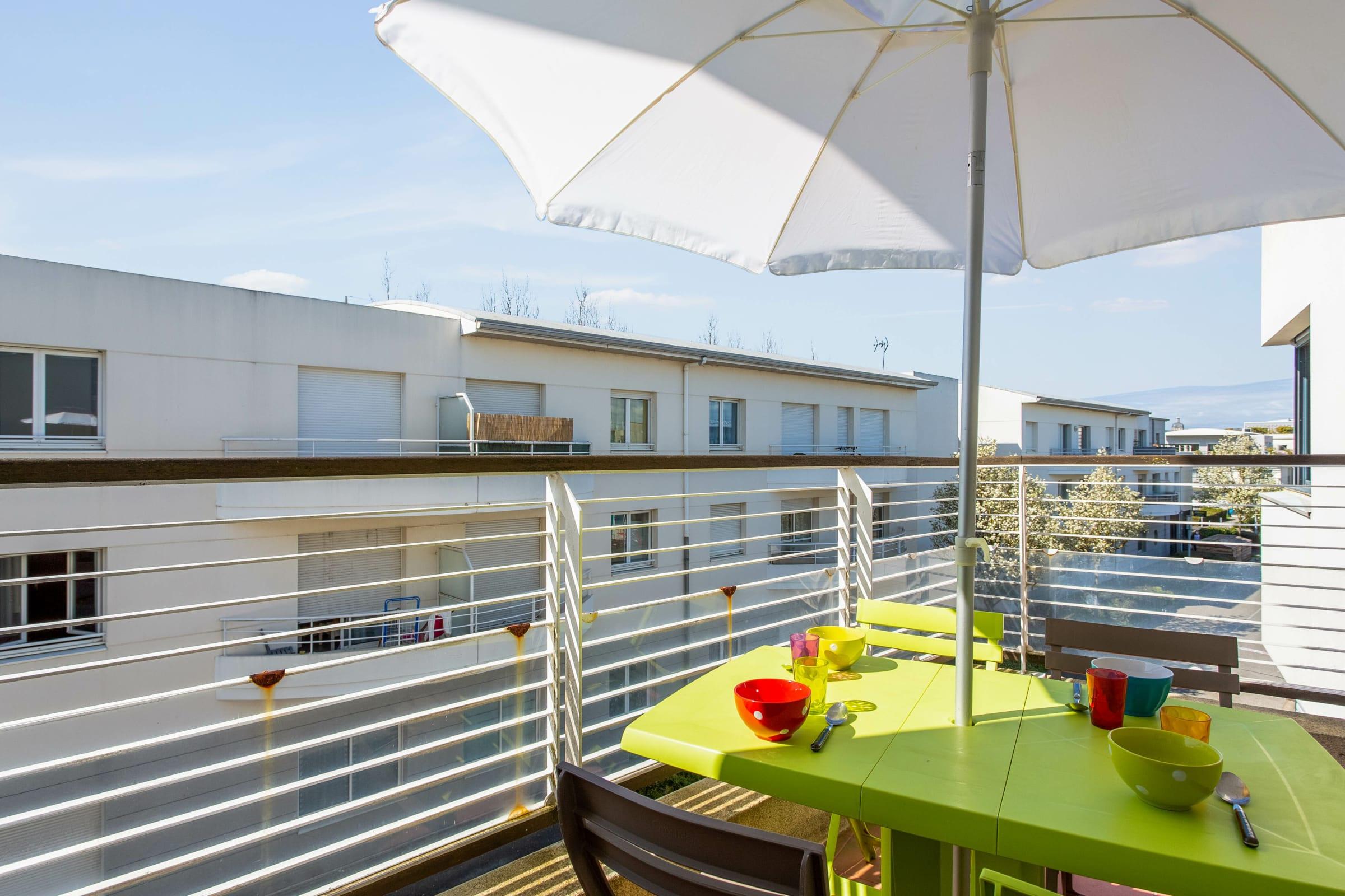 Property Image 1 - Bright Flat with Balcony near the La Rochelle Beaches