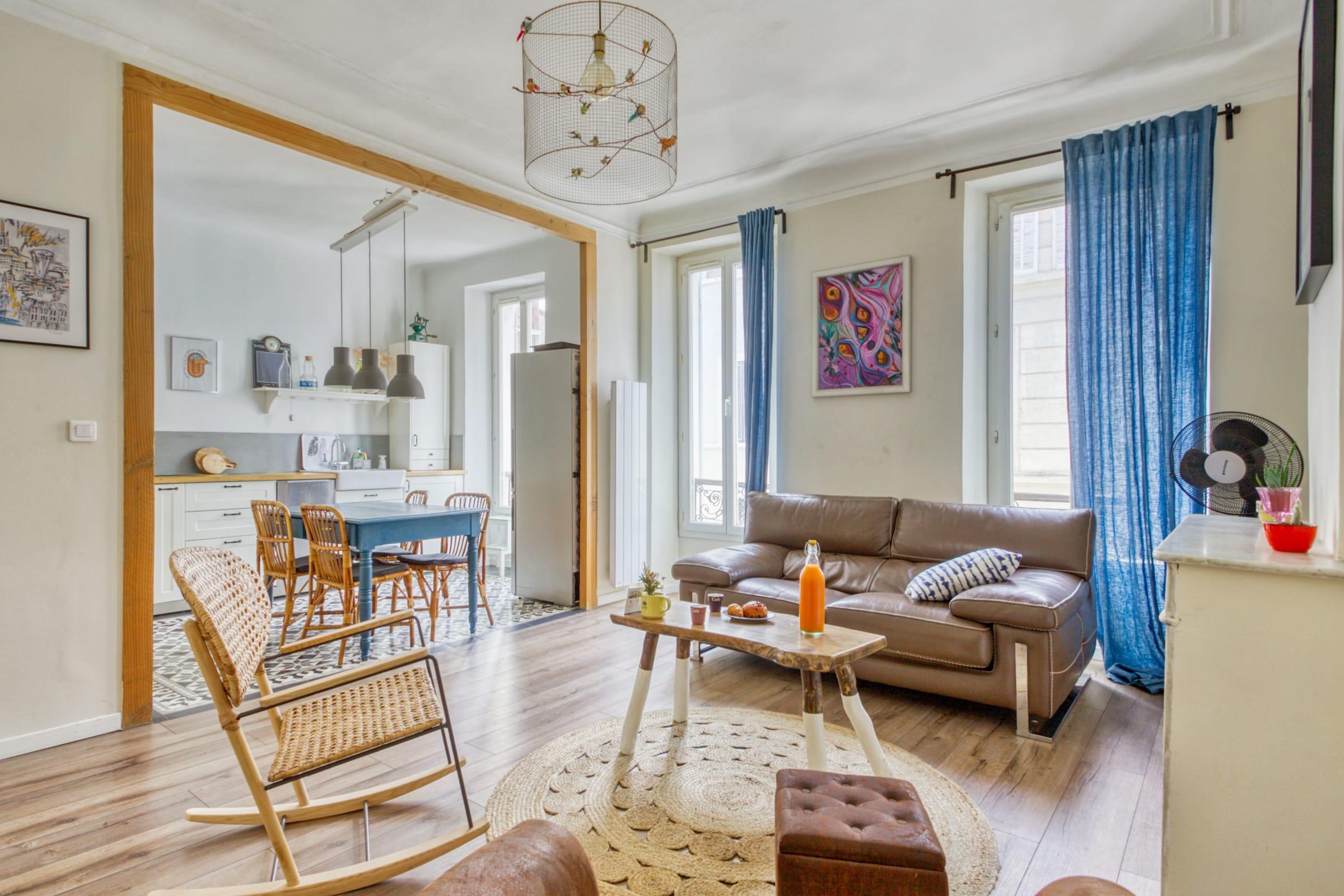 Property Image 1 - Bright flat in the 5th district of Marseille Property Image 1 - Bright flat in the 5th district of Marseille