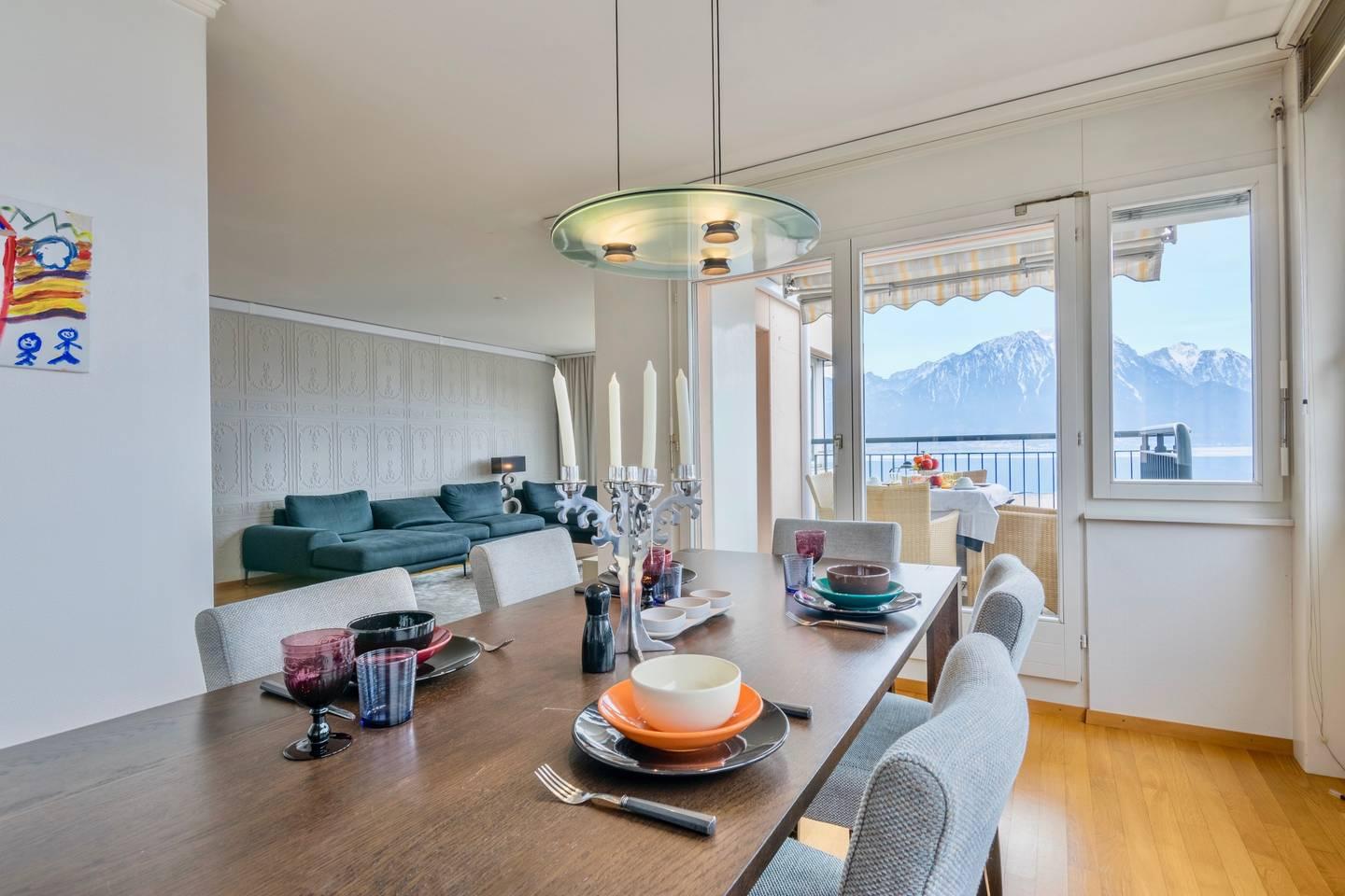 Property Image 2 - Stylish, Modern Apartment with Stunning Water & Mountain Views
