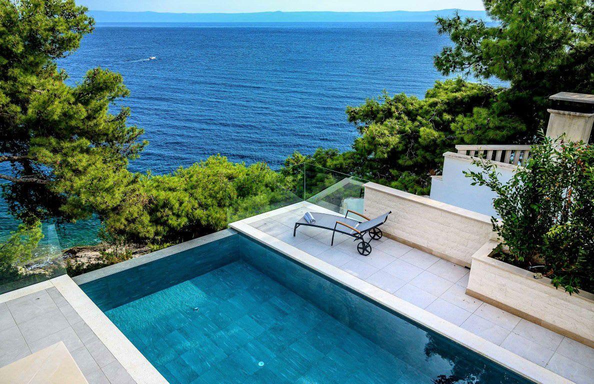 Property Image 1 - Stone Villa With An Extravagant Pool And Sea View