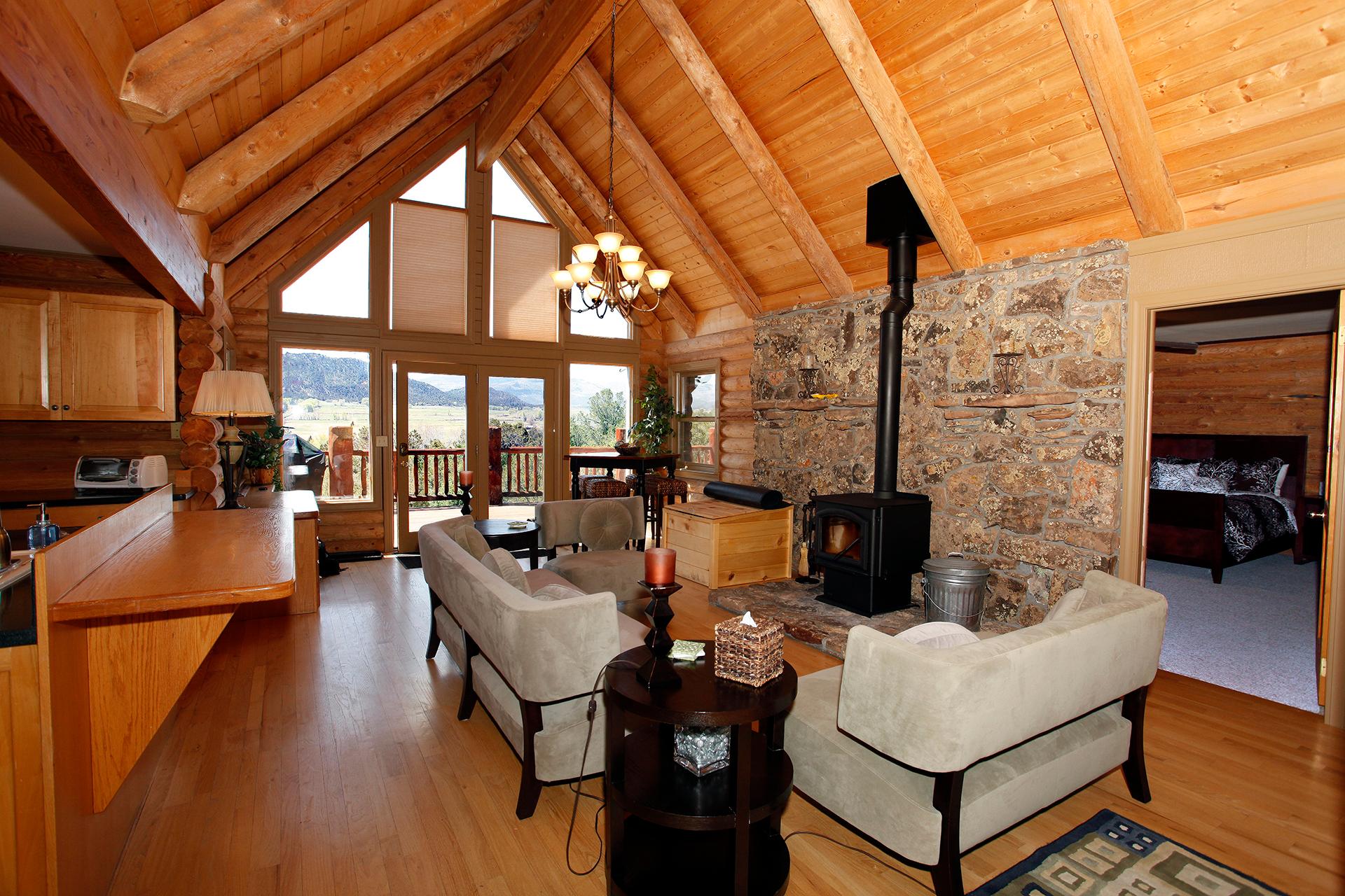 Property Image 2 - Lodge with Panoramic Mountain Views