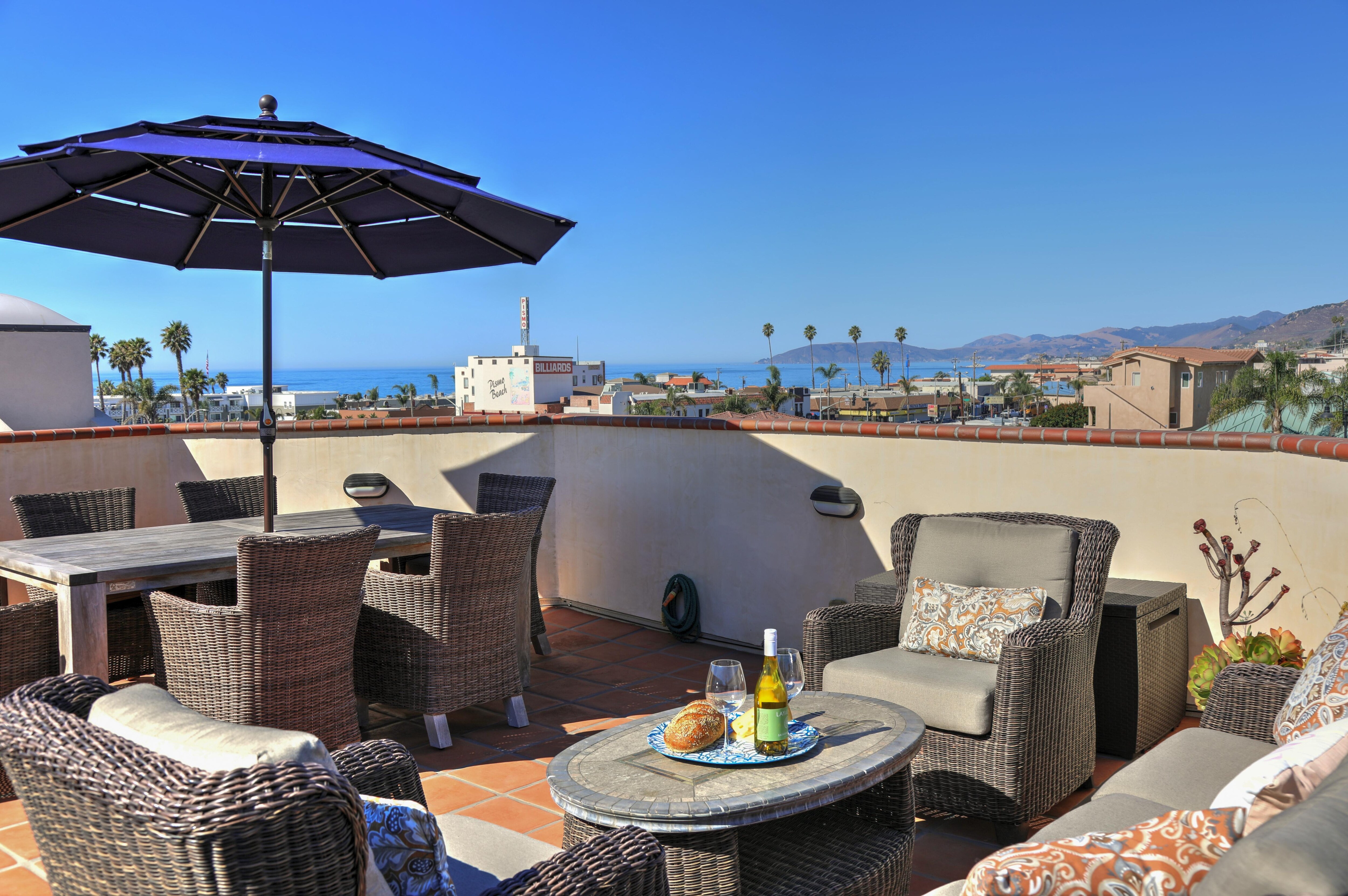 Welcome to Endless Summer. Enjoy 360 mountain, ocean and downtown views.