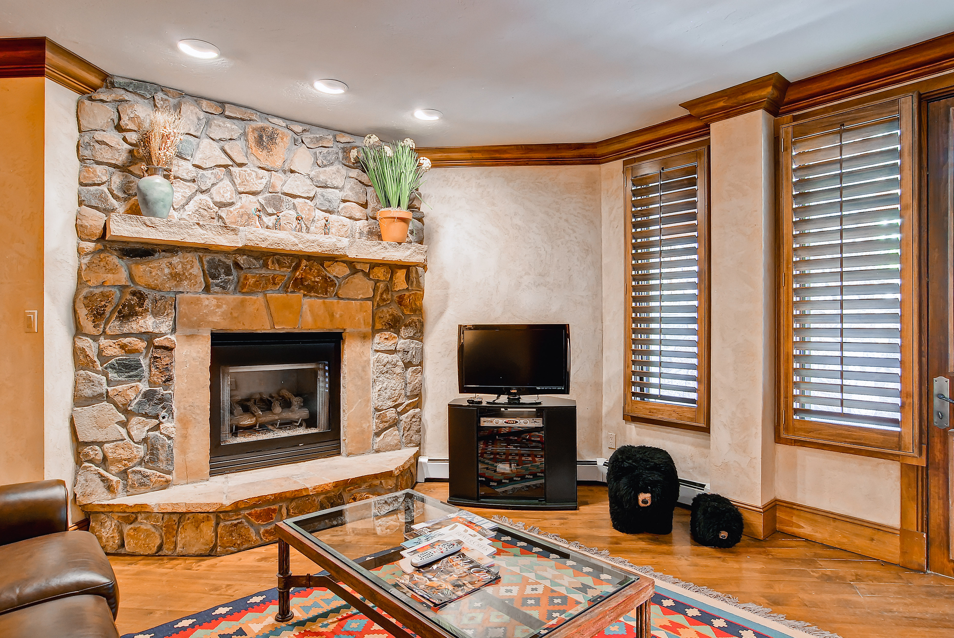 Property Image 2 - Cozy Ski Condo with Fireplace, Patio & Access to Hot Tubs