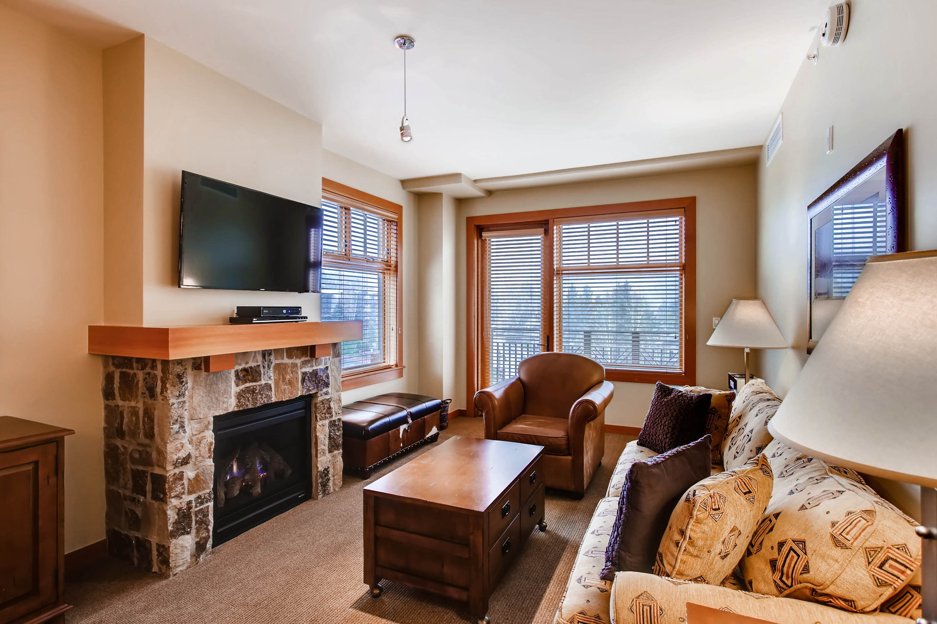 Property Image 1 - Large 1 bedroom in Capitol Peak Lodge with great location in Snowmass Base Village