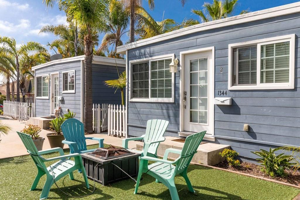 Property Image 2 - Cute Pacific Beach Cottage Walk to the Beach & Bay
